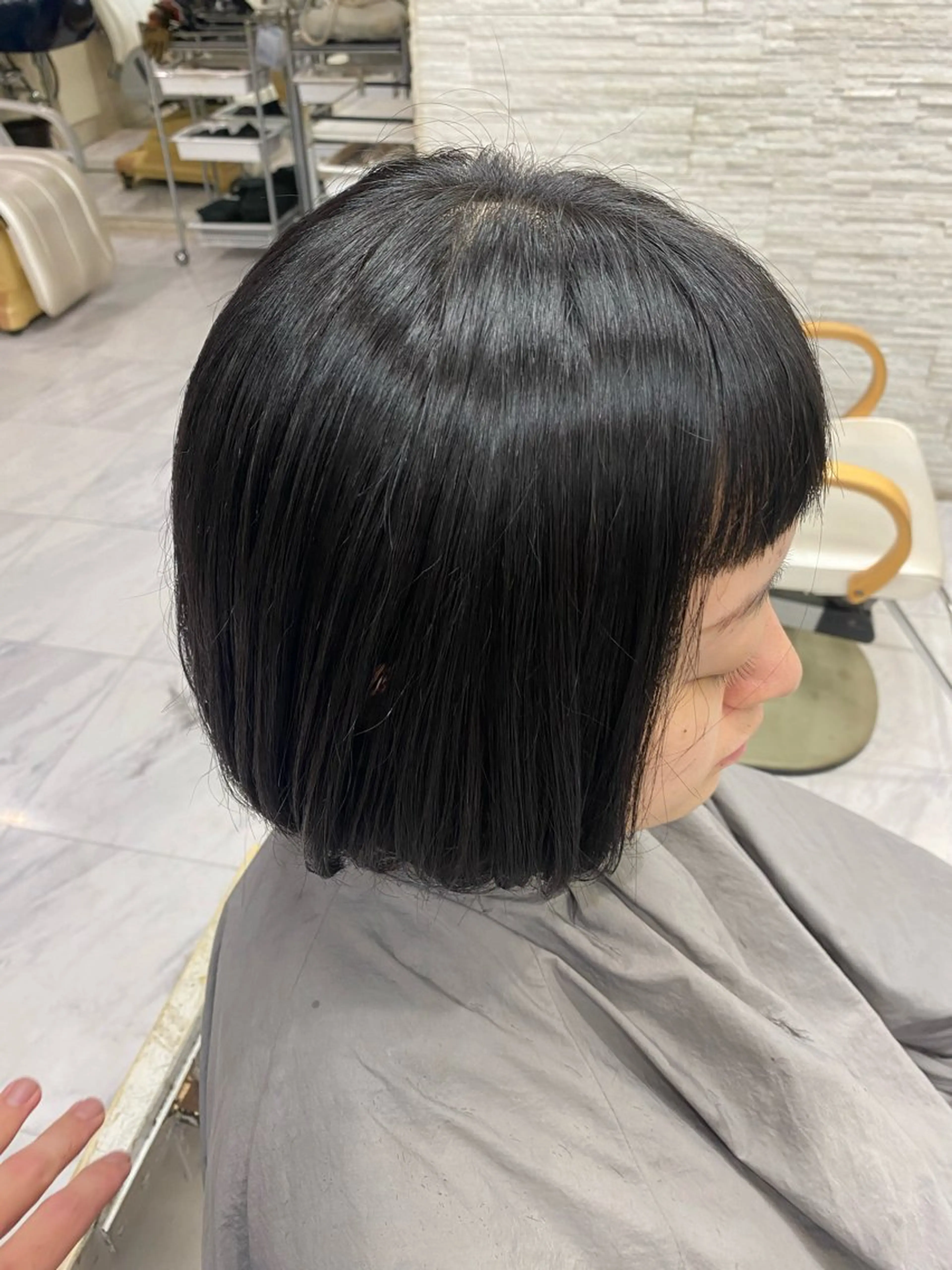 ミディアム ボブ オン眉 カット 目黒 碧人のヘアスタイル