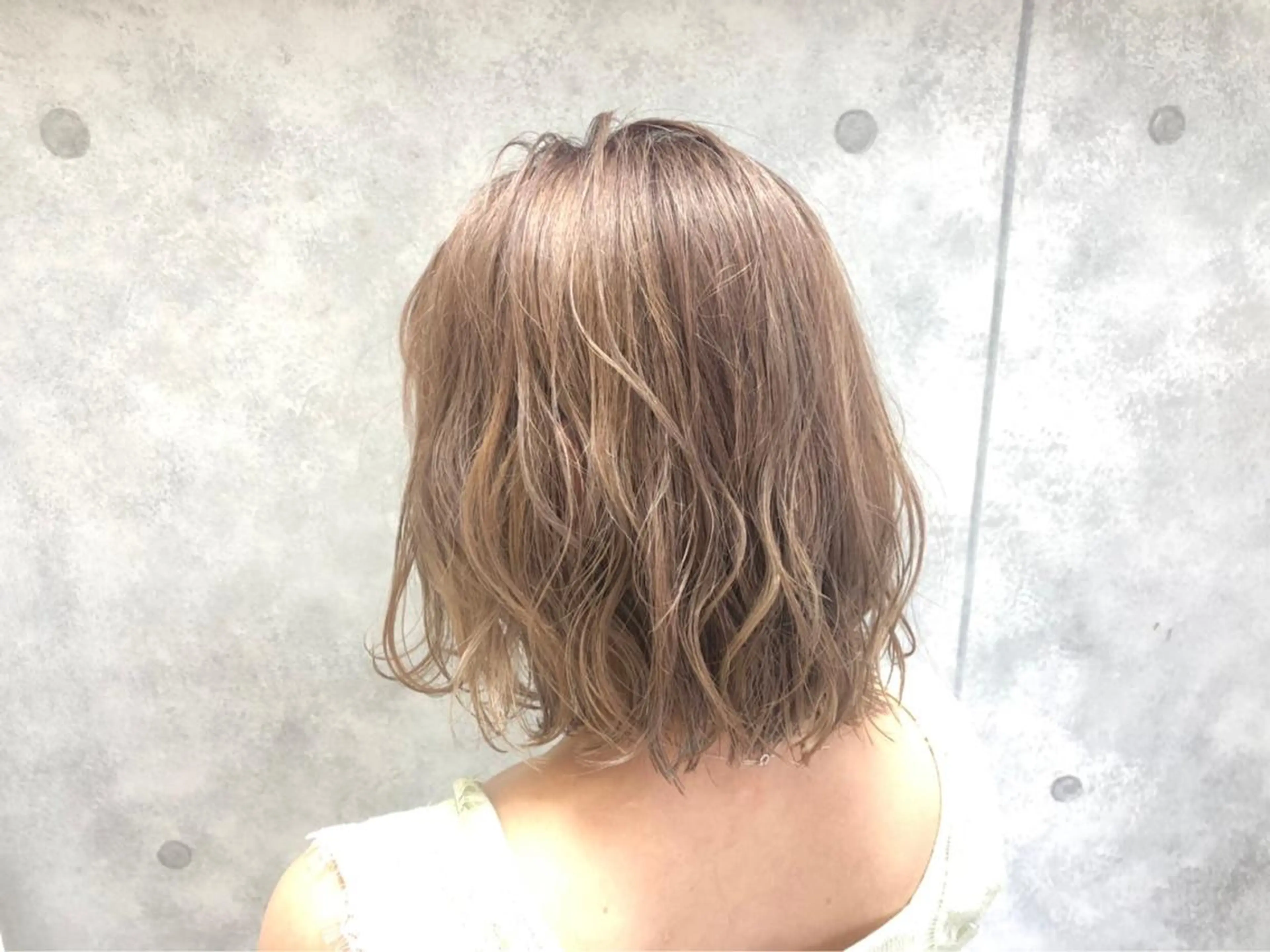 ミディアム カラー マツエクモデル 安藤裕子の眉毛・アイブロウイメージ