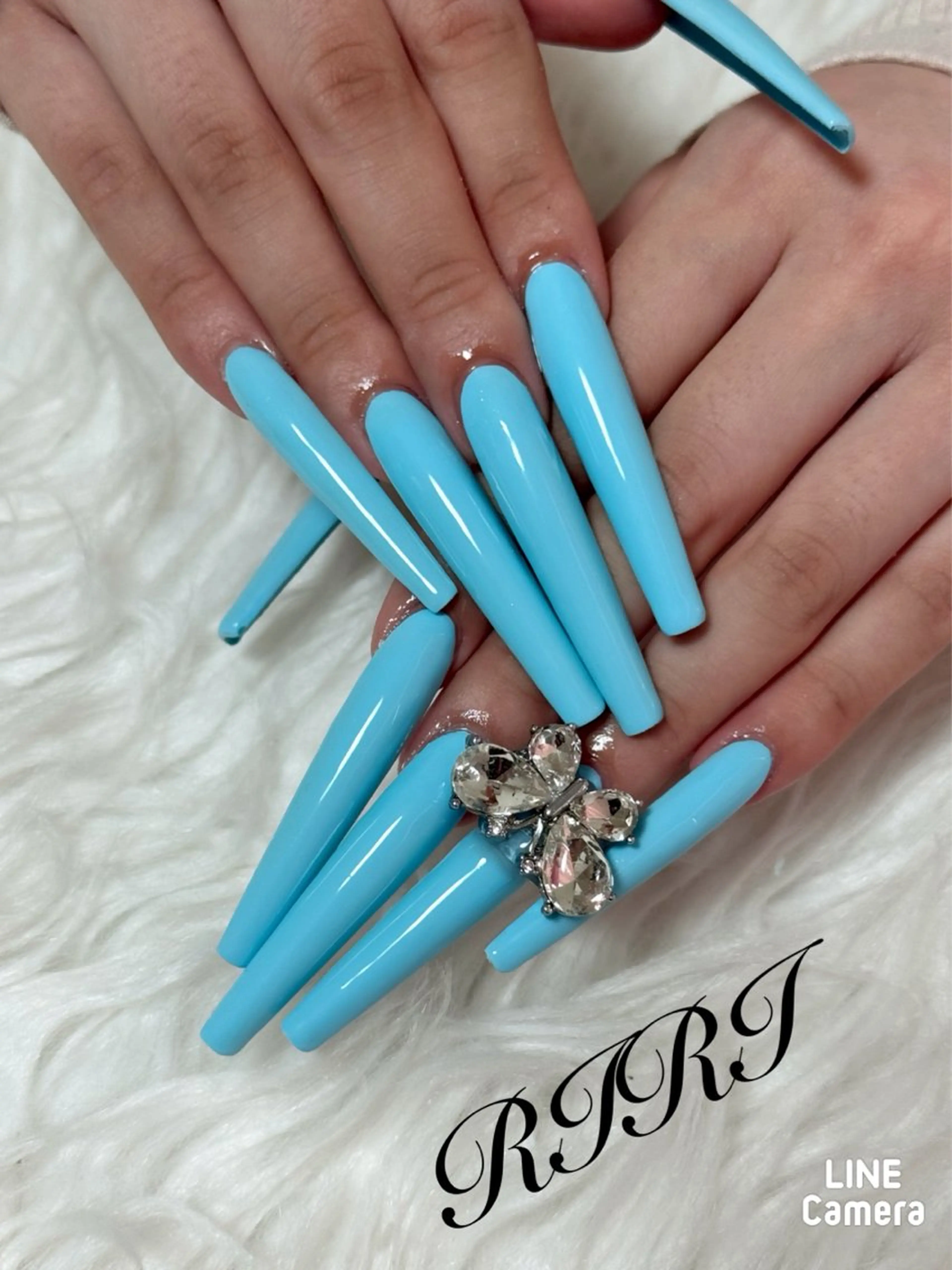 ネイル ブルー ジェルネイル ロングネイル スカルプネイル シンプルネイル ハンドネイル riri オーナーのネイルデザイン