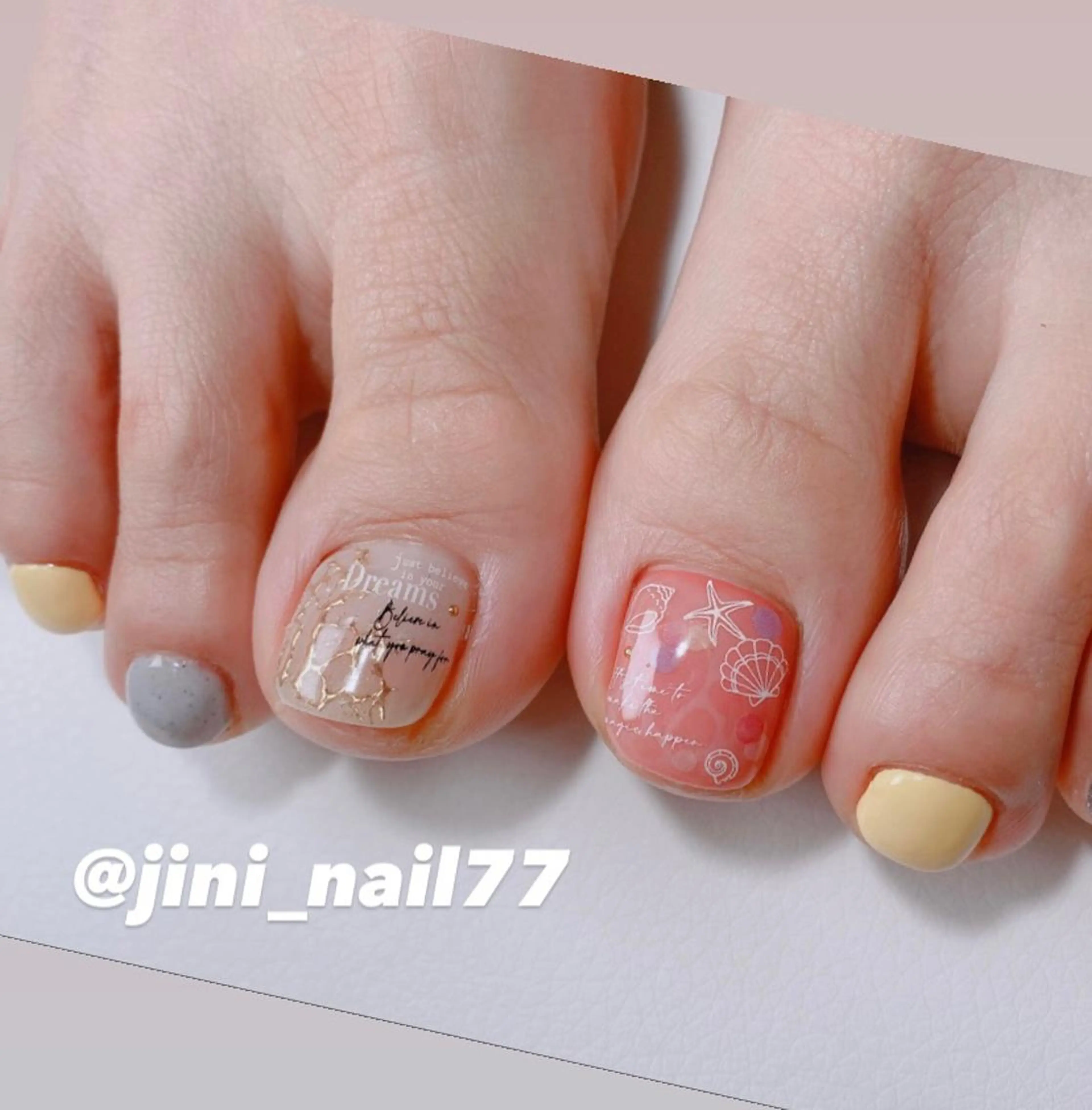 ネイル フットネイル JINI NAIL所属・ジニ ネイルのネイルデザイン