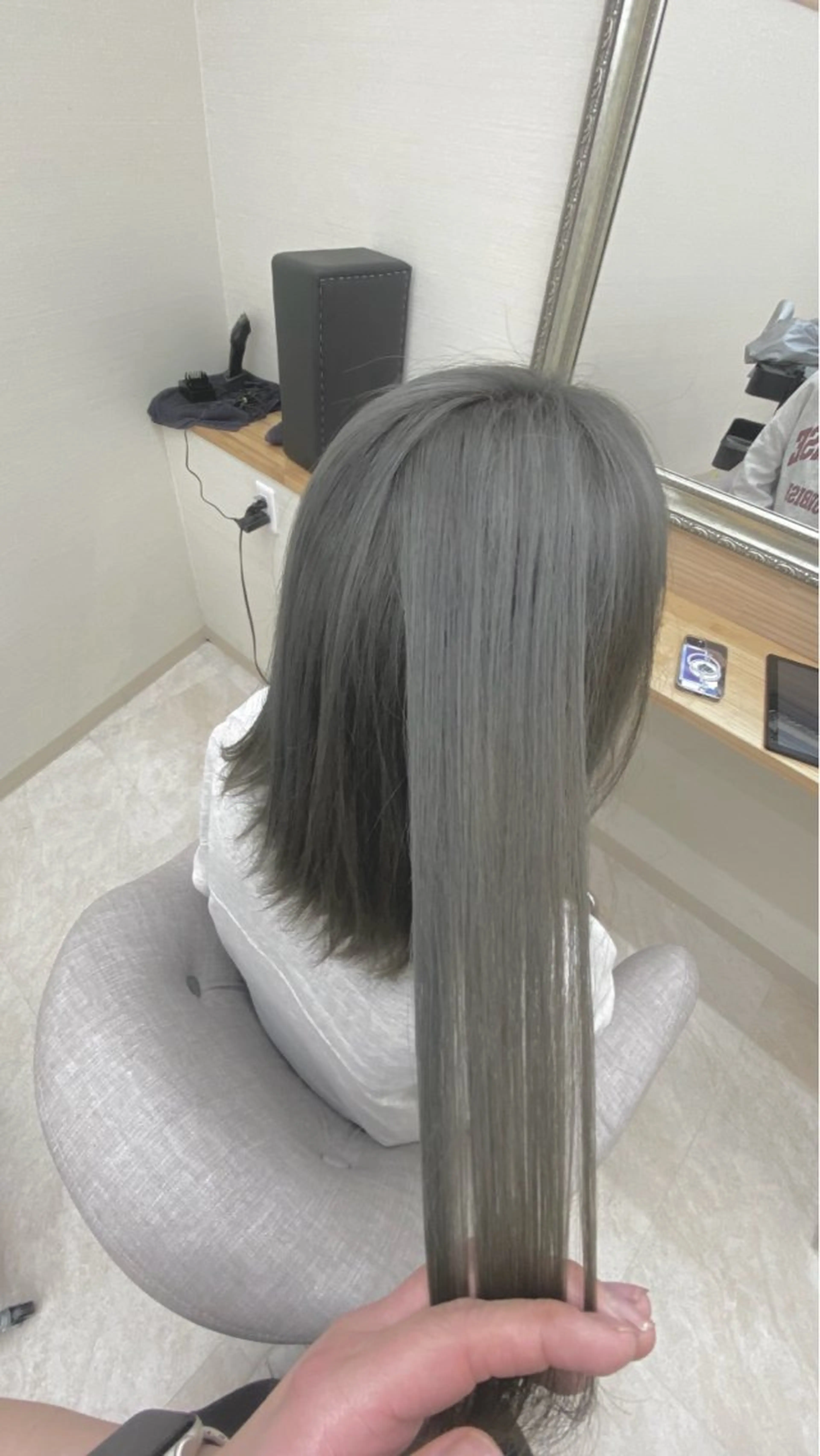 ミディアム カラー 難波 千夏のヘアスタイル