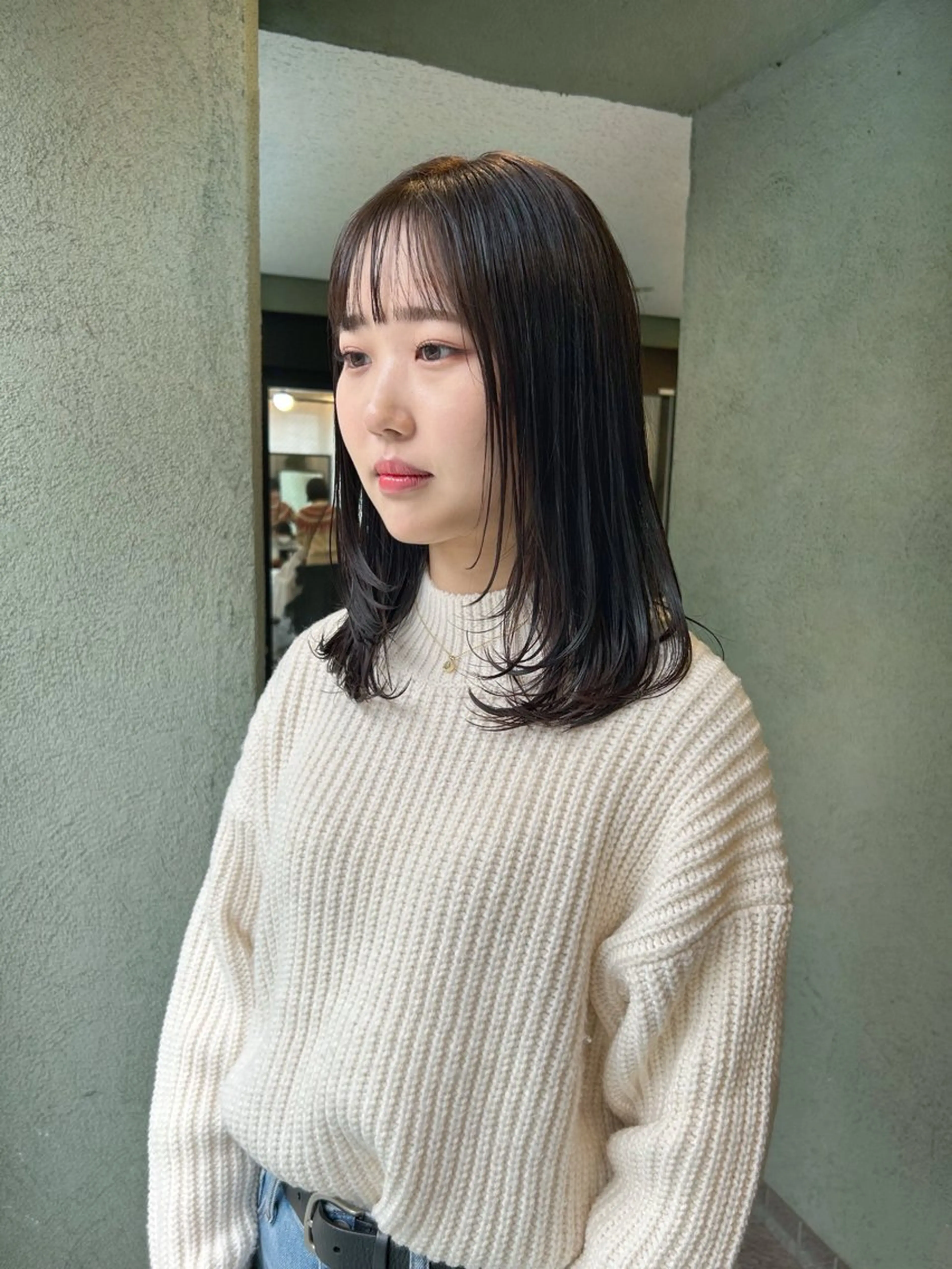 ミディアム カラー グレージュ レイヤーカット カット ヘアカラー トリートメント HIROKI ” stylistのヘアスタイル