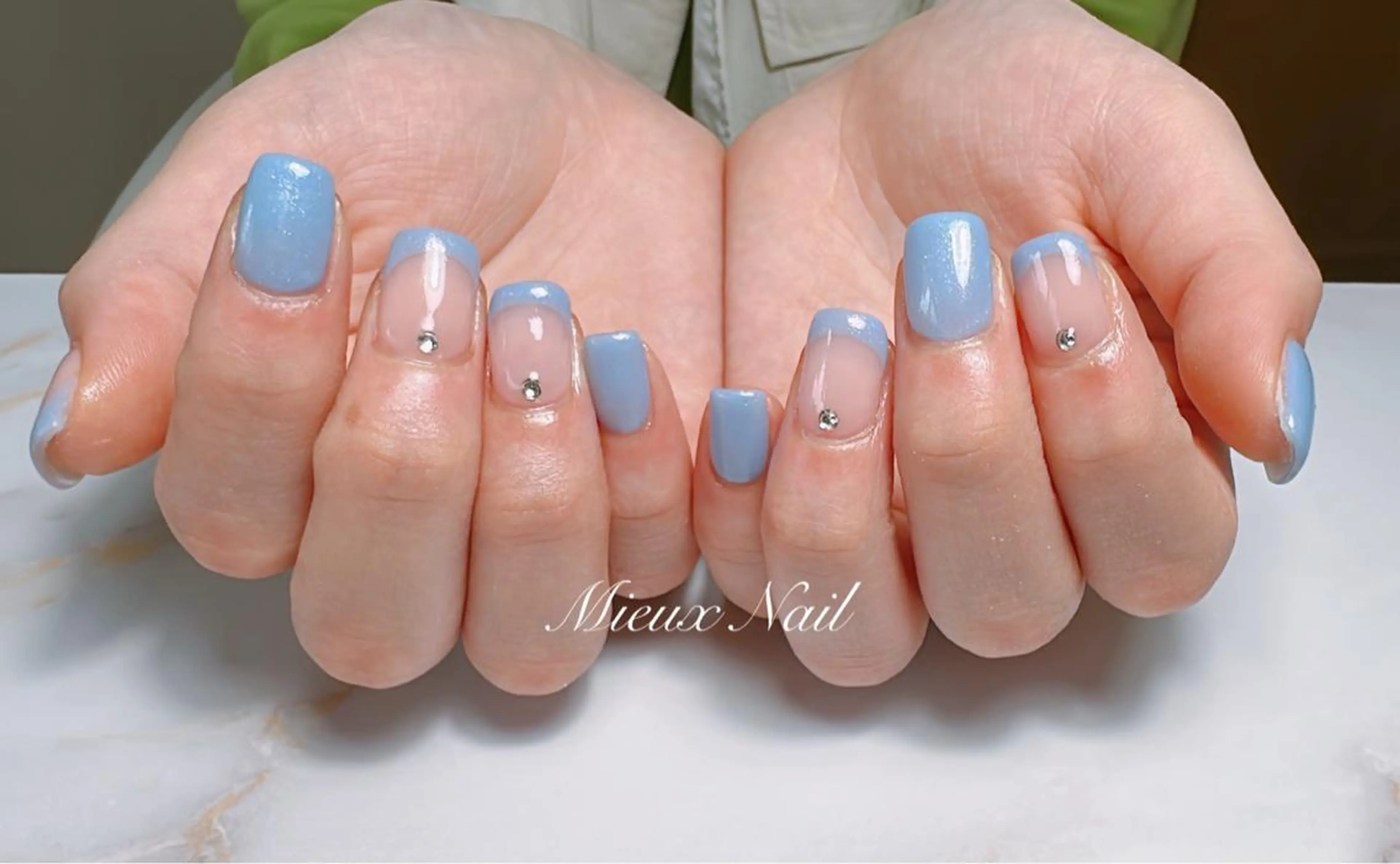 ネイル ブルー フレンチネイル シンプルネイル 春ネイル ハンドネイル 市川 麻衣子のネイルデザイン