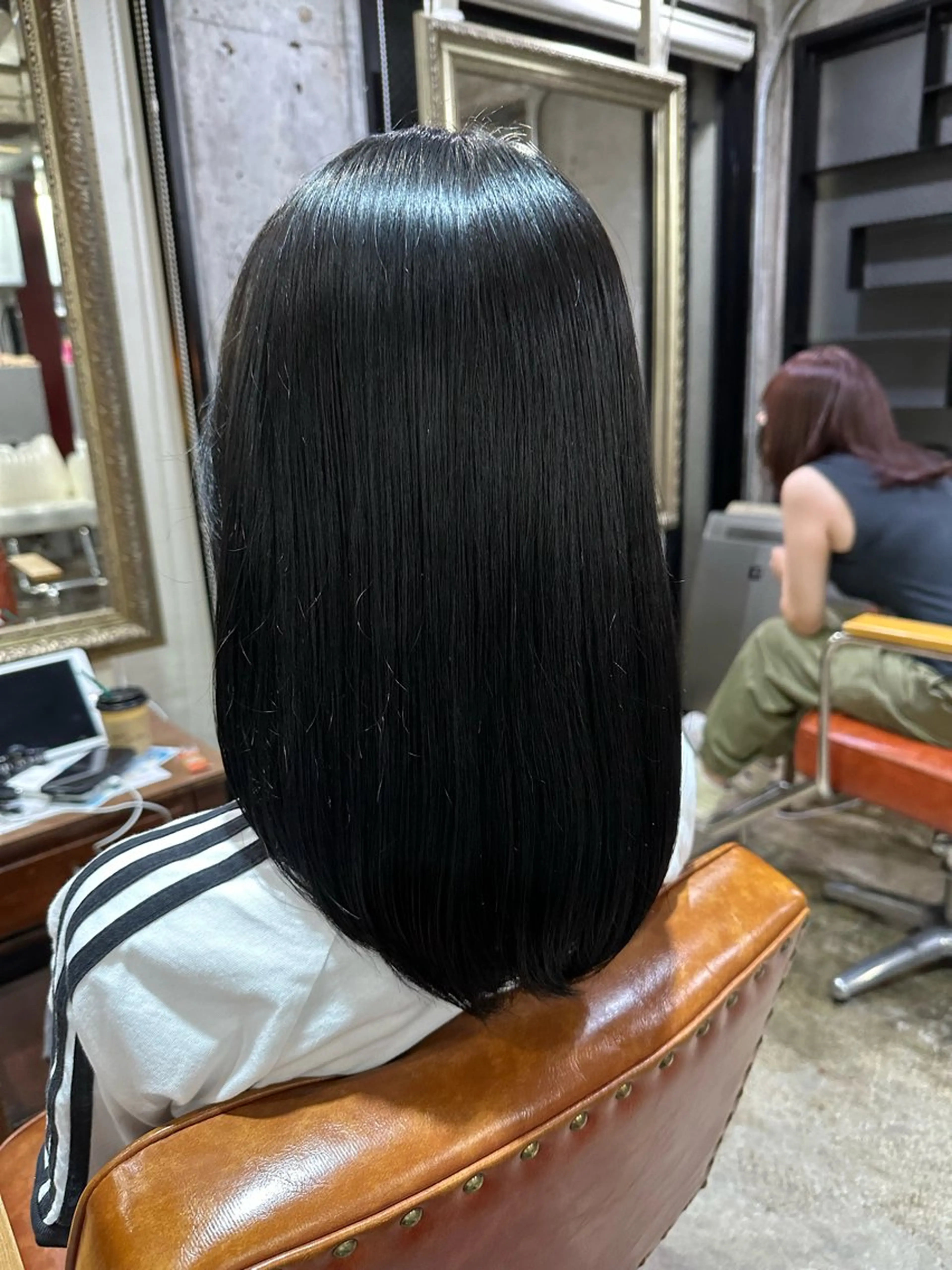 ミディアム yelm所属・🫒オリーブカラー ミディアムレイヤー✨のヘアスタイル