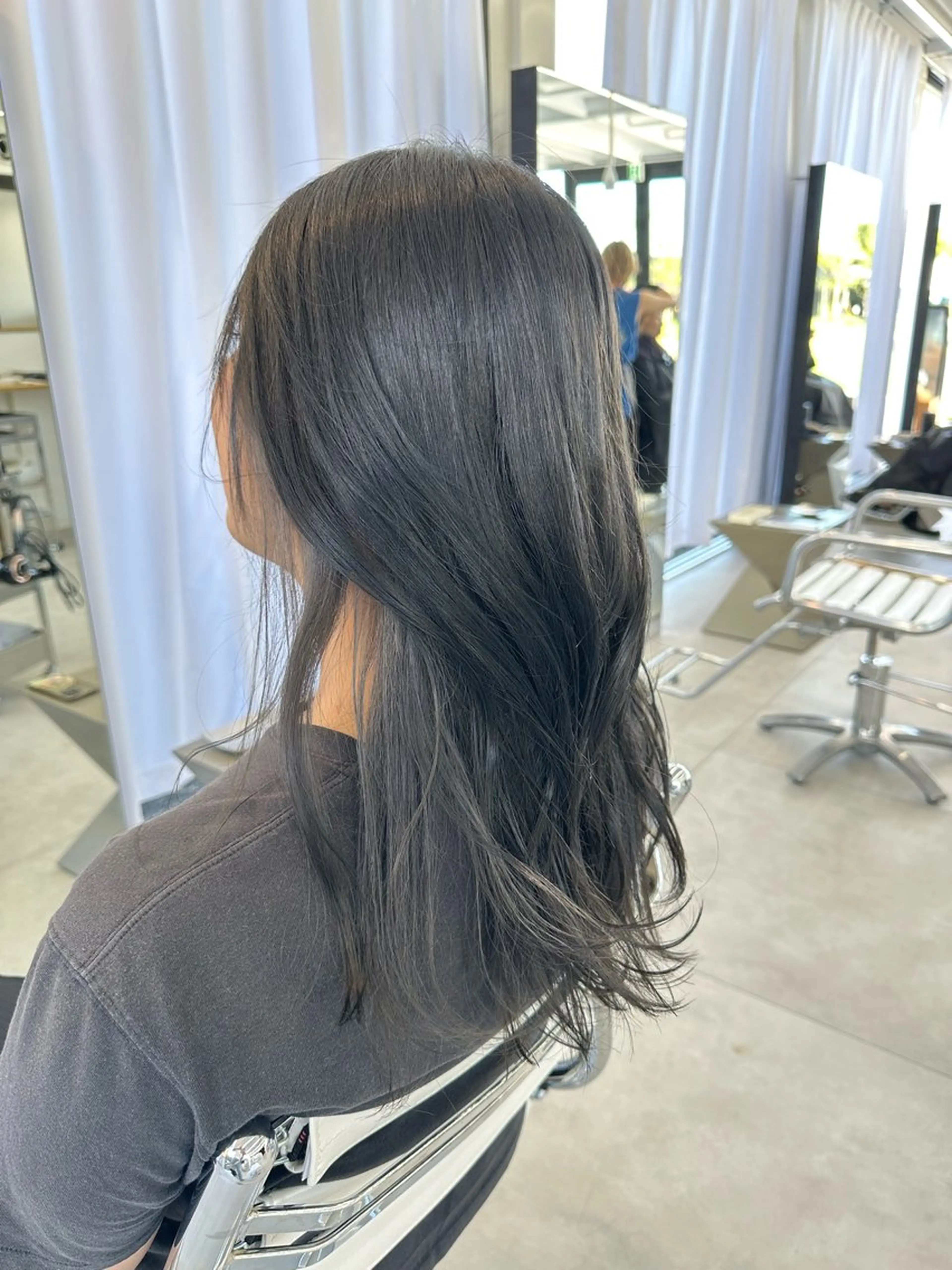 カラー ブリーチ ケアブリーチ インナーカラー シルバー risa | 透明感 カラー|ベージュのヘアスタイル