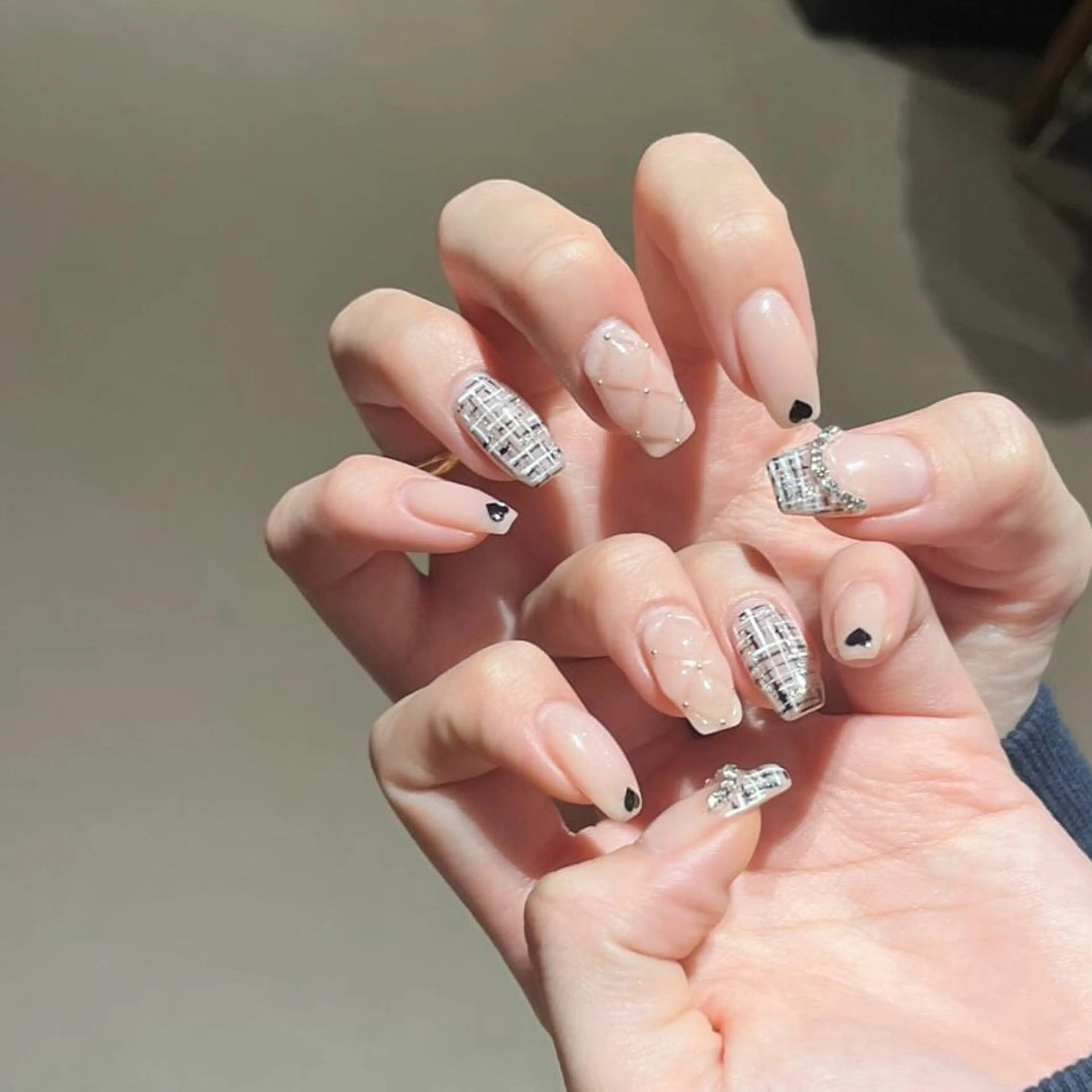 ネイル フレンチネイル ハート キラキラネイル 持ち込み オフィスネイル Nailsalon Merci所属・Merci momoのネイルデザイン