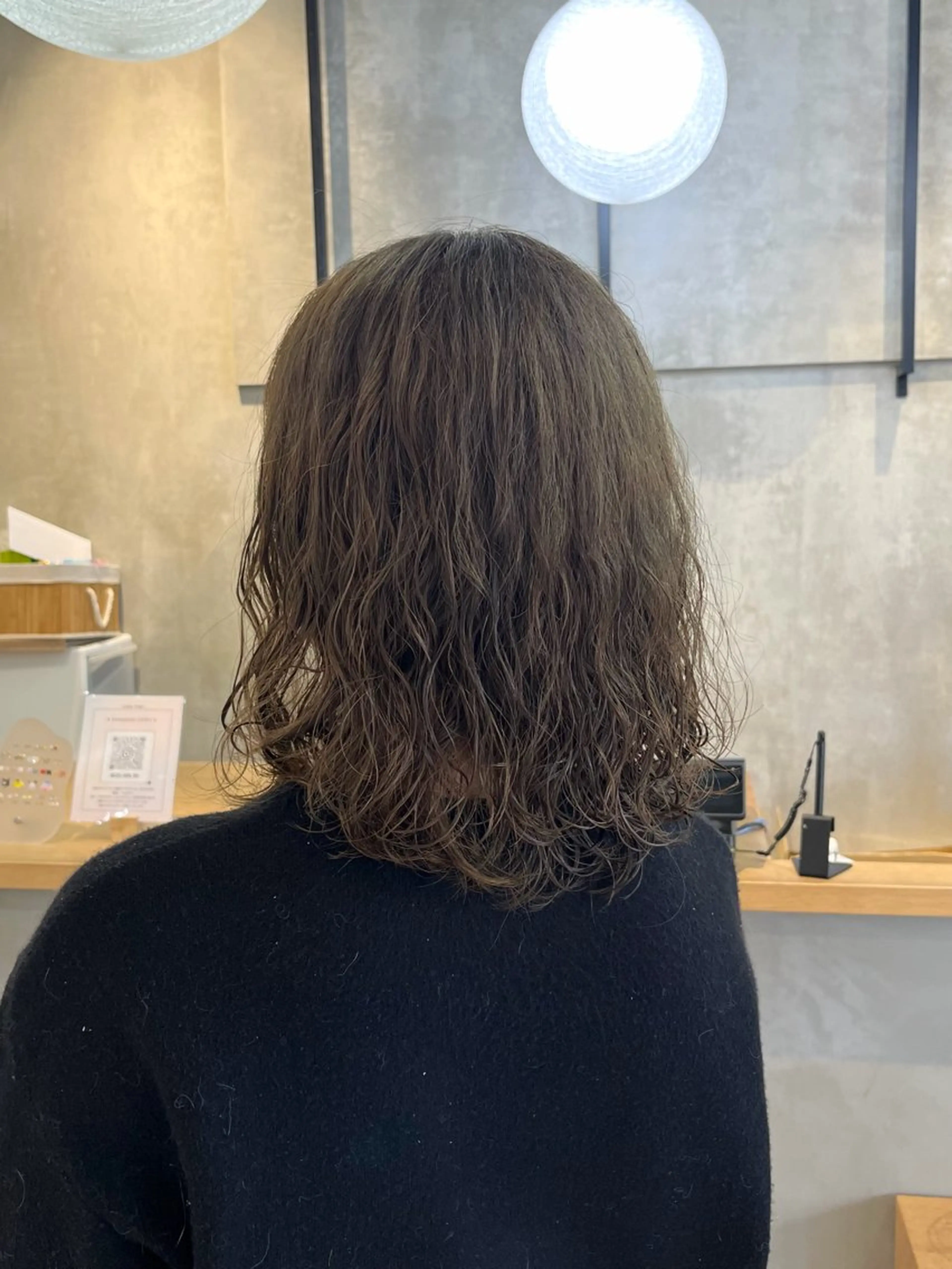 ミディアム カラー パーマ ミディアムパーマ ベージュカラー オリーブベージュ Lico所属・鈴木由衣 /ショート/艶カラーのヘアスタイル