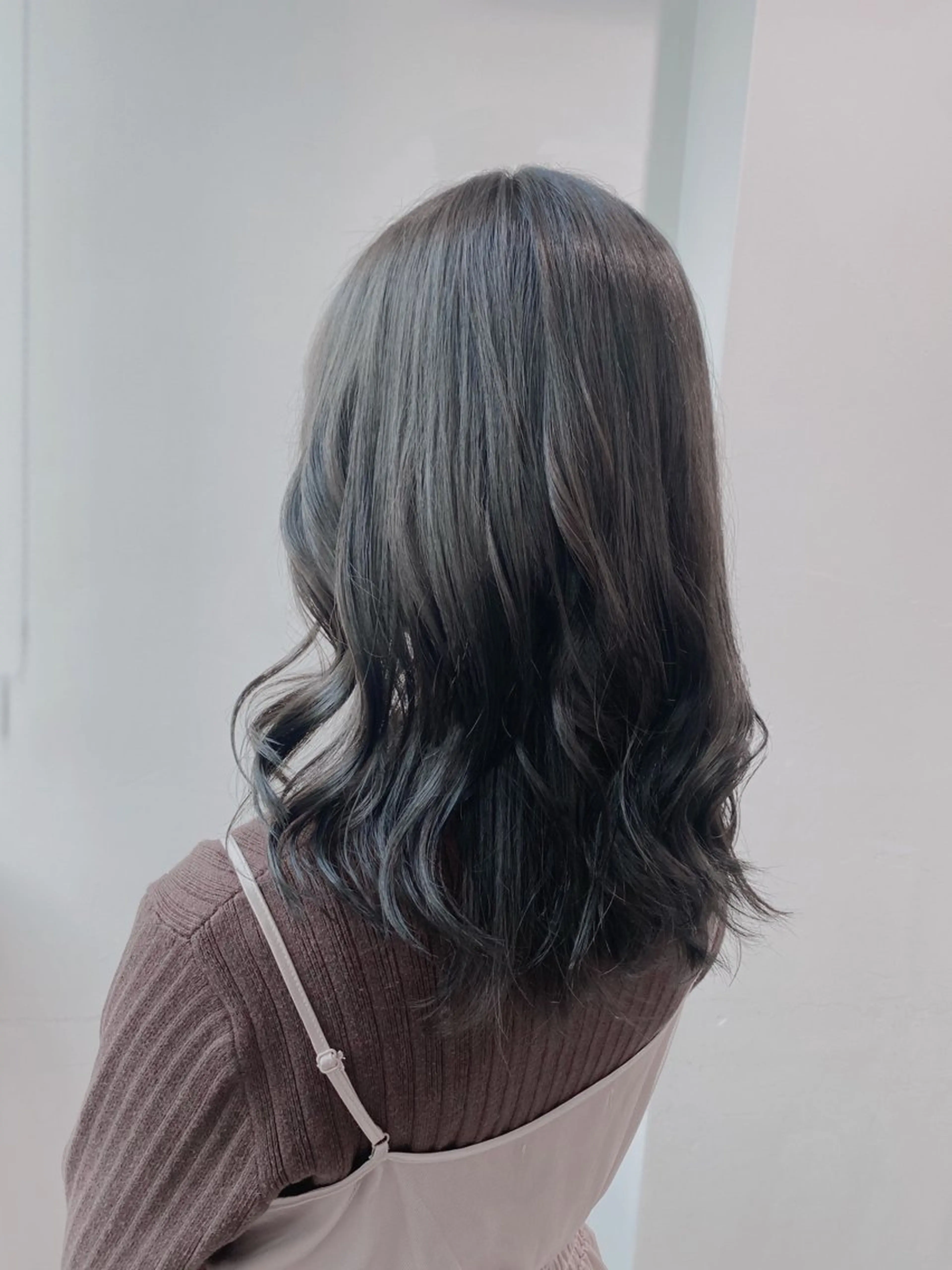 セミロング カラー カット ヘアカラー トリートメント 韓国レイヤー🕊️ 柔らかベージュ🧸のヘアスタイル