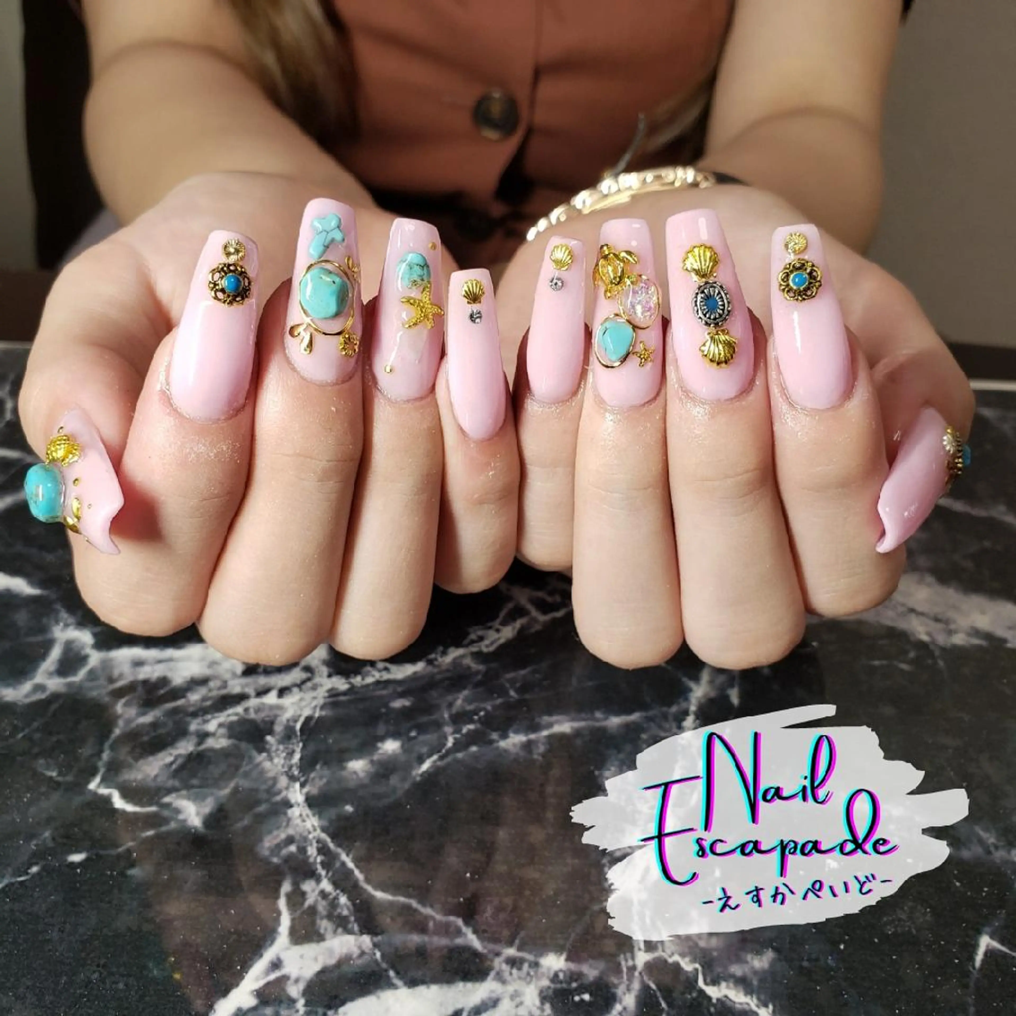 ミディアム ネイル ハンドネイル クロキ 。のネイルデザイン