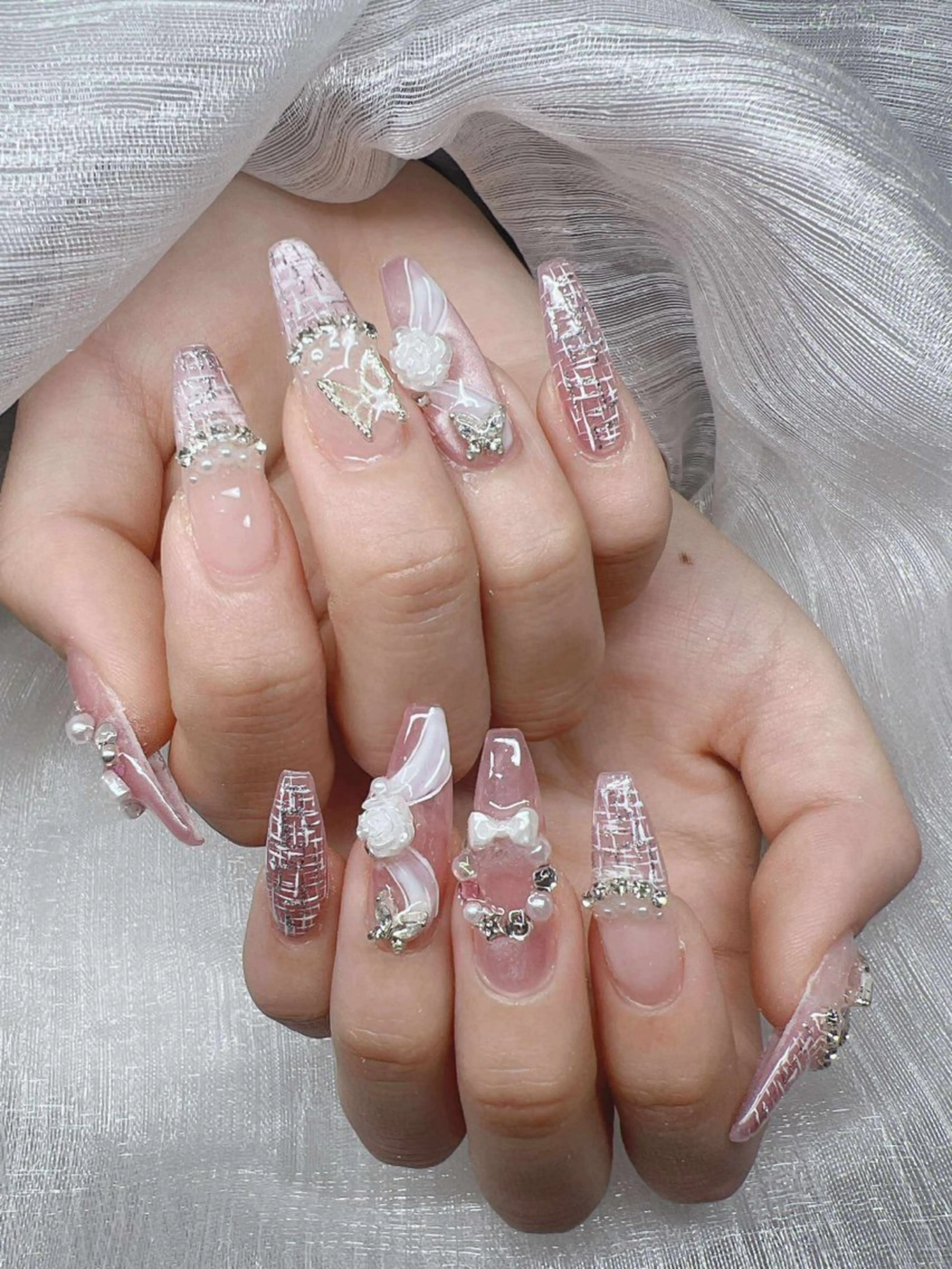 ネイル 長さ出し グラデーション 卒業式 キラキラネイル マグネットネイル ハンドネイル Lee Nailsのネイルデザイン