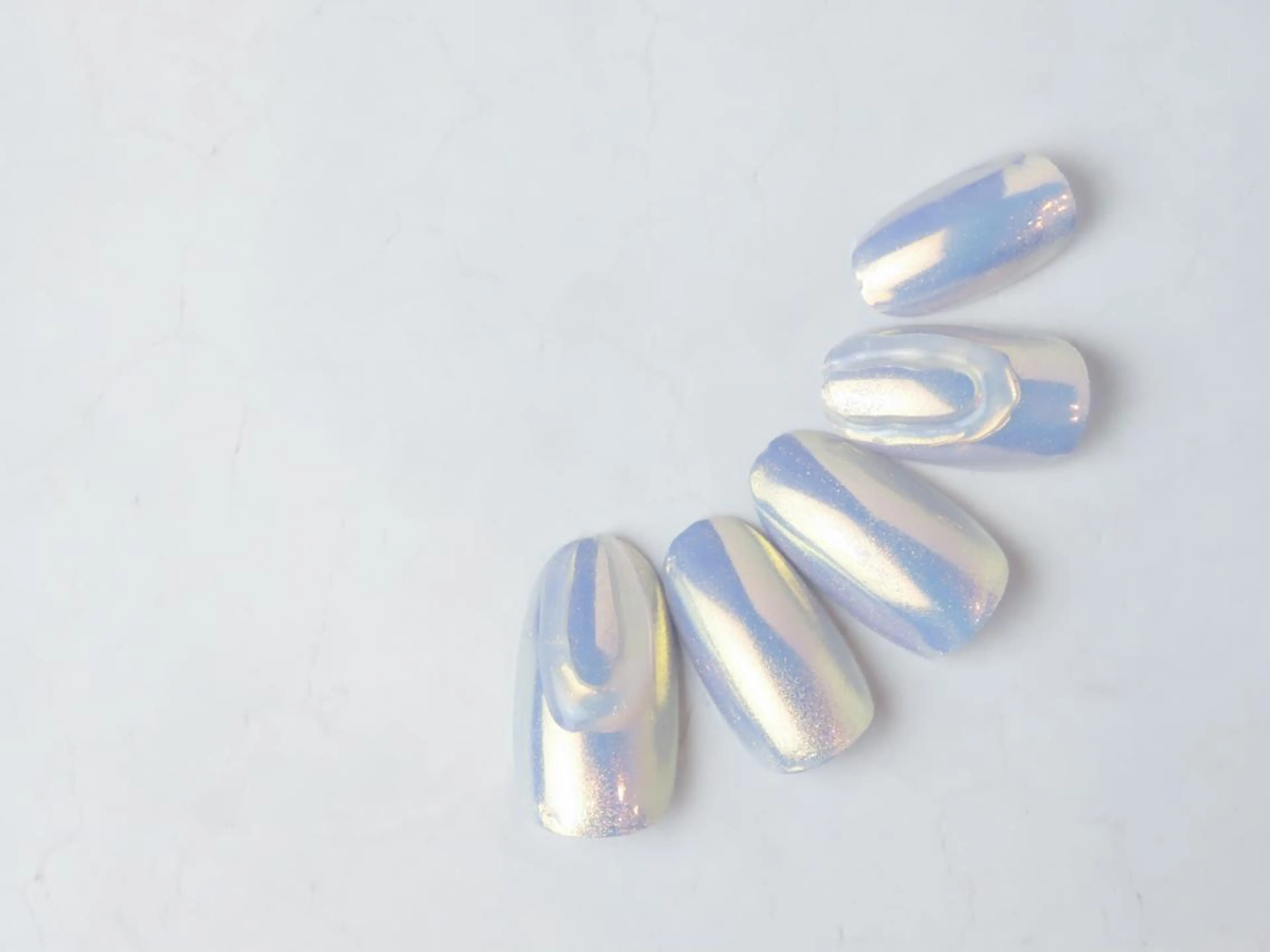 ネイル オーロラネイル フラッシュネイル ミラーネイル ニュアンスネイル オフィスネイル ネイル&まつ毛パーマ マニネイル碑文谷店のネイルデザイン