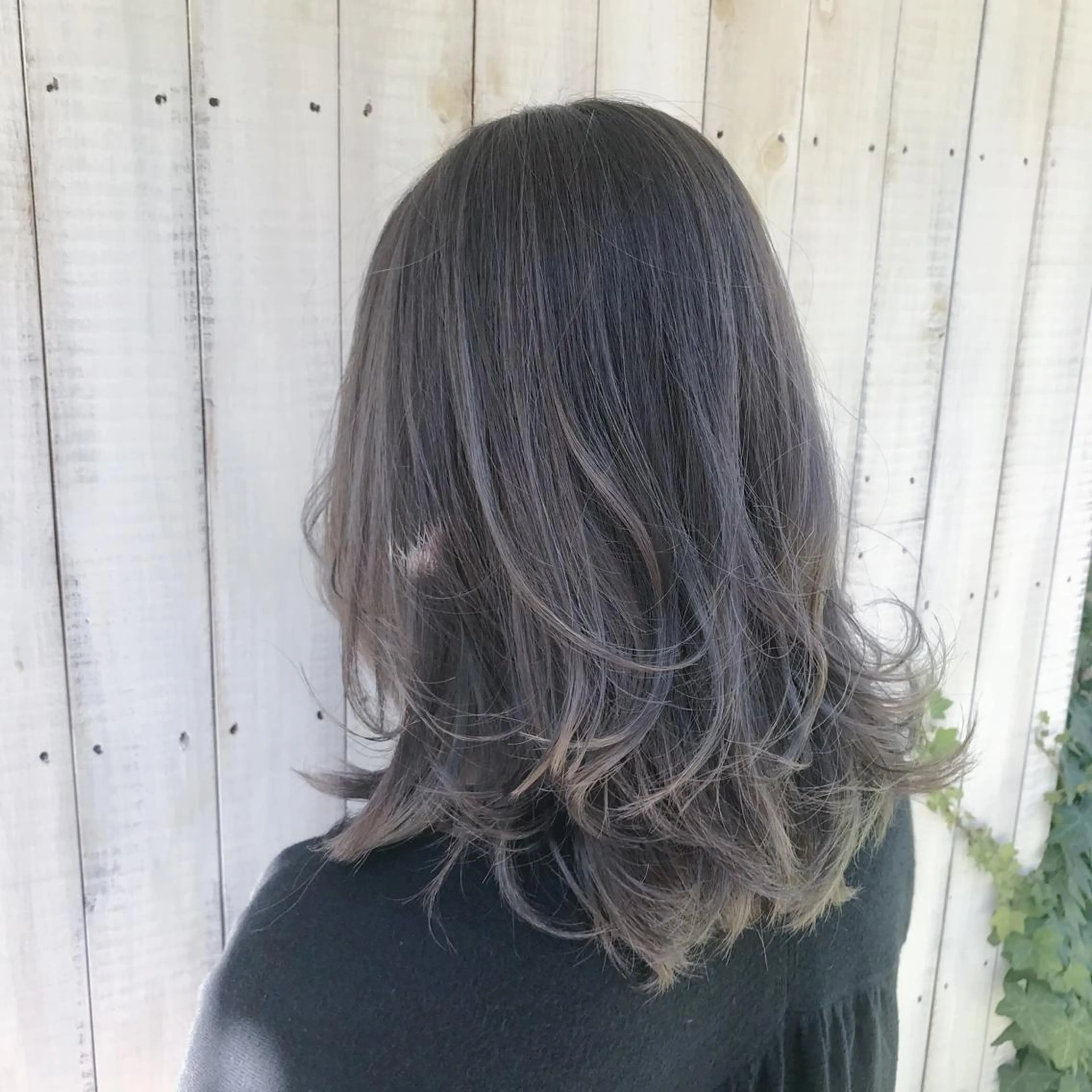 ミディアム カラー グラデーションカラー ハイライトカラー ハイライト Eimi エイミのヘアスタイル