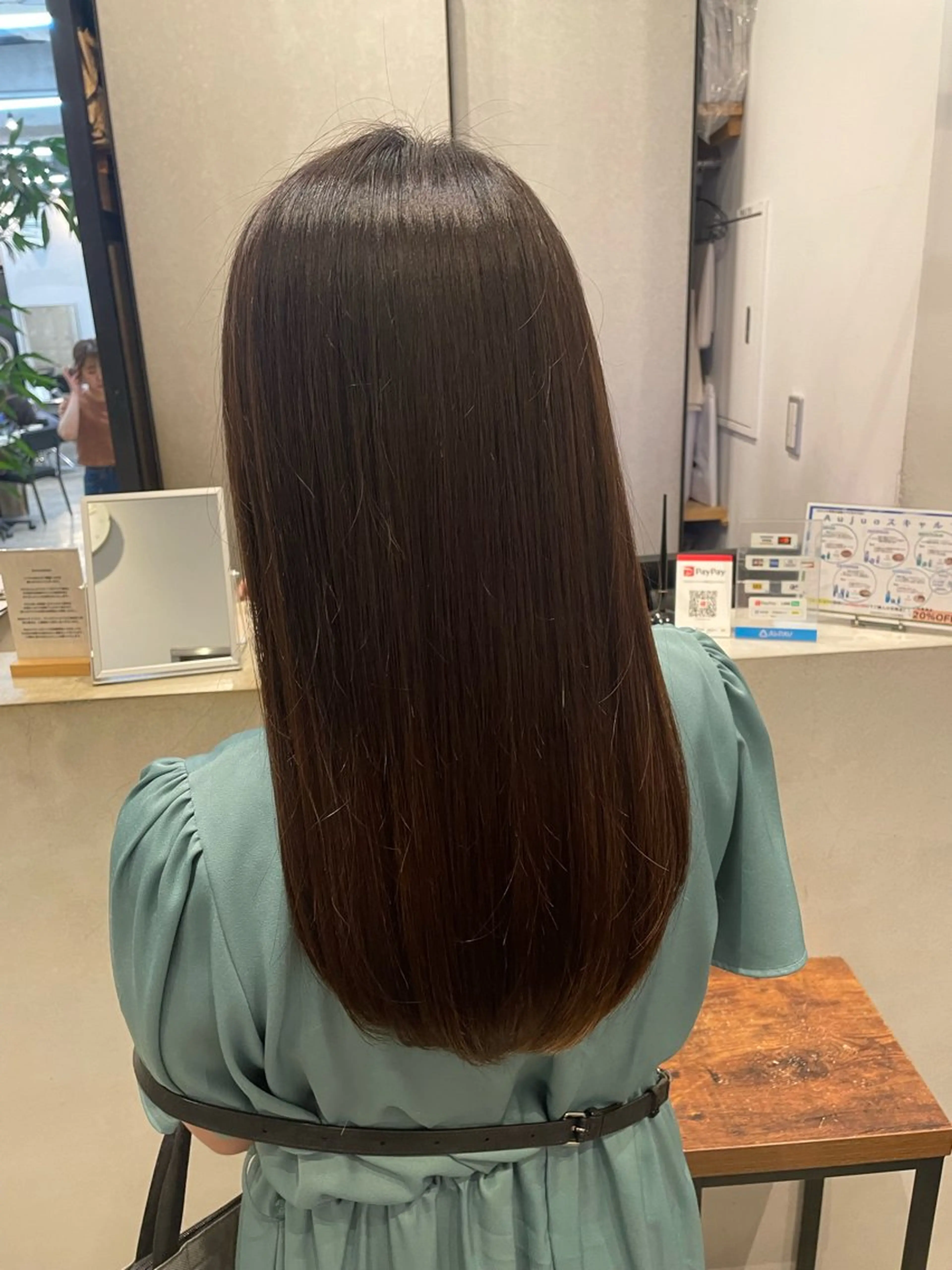 ロング ブリーチカラー/ 細川はるかのヘアスタイル