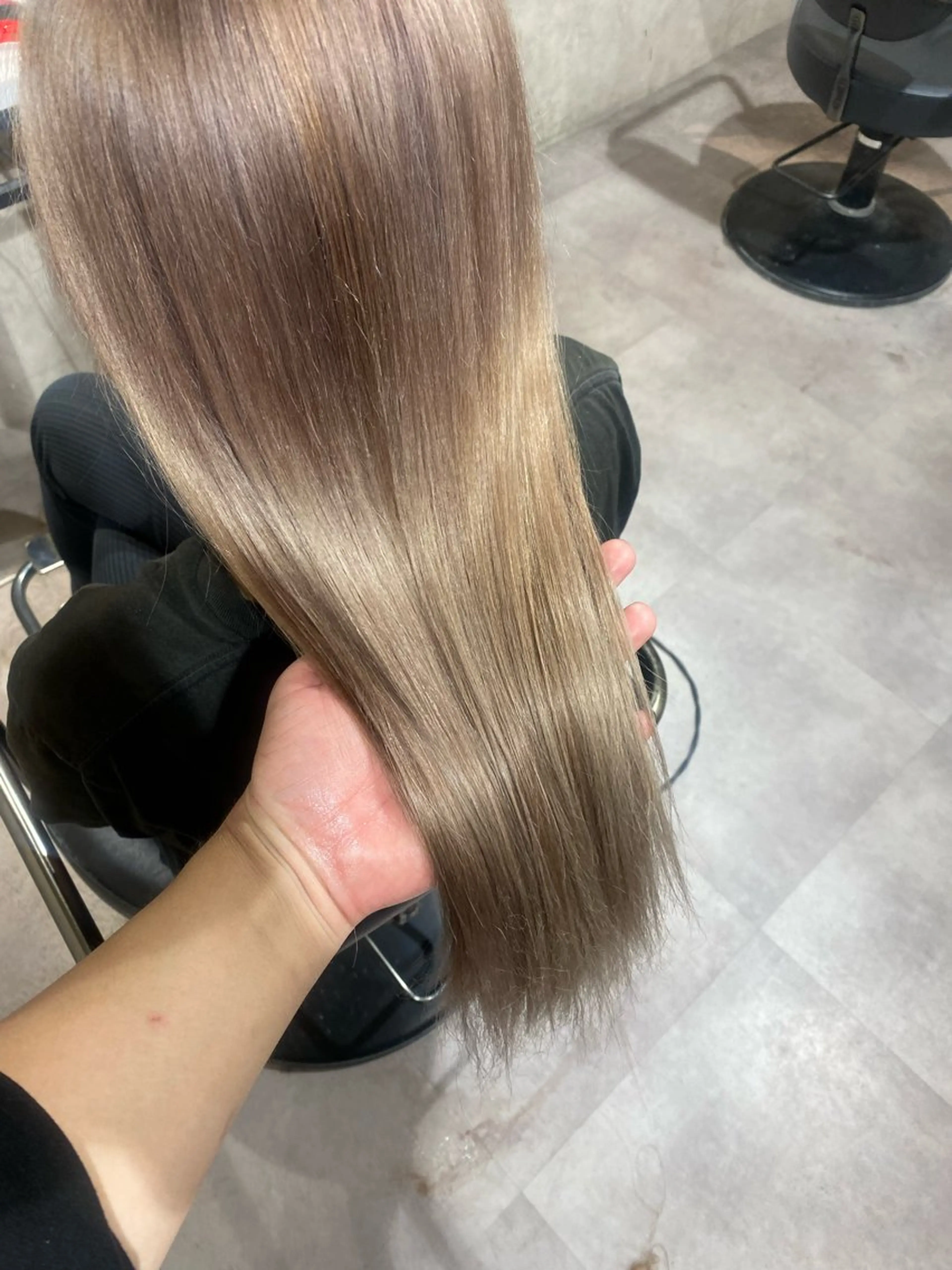 カラー ベージュカラー ミルクティーベージュ ヘアカラー ヘアセット Seleneコウキ ブリーチ/ハイトーンのヘアスタイル