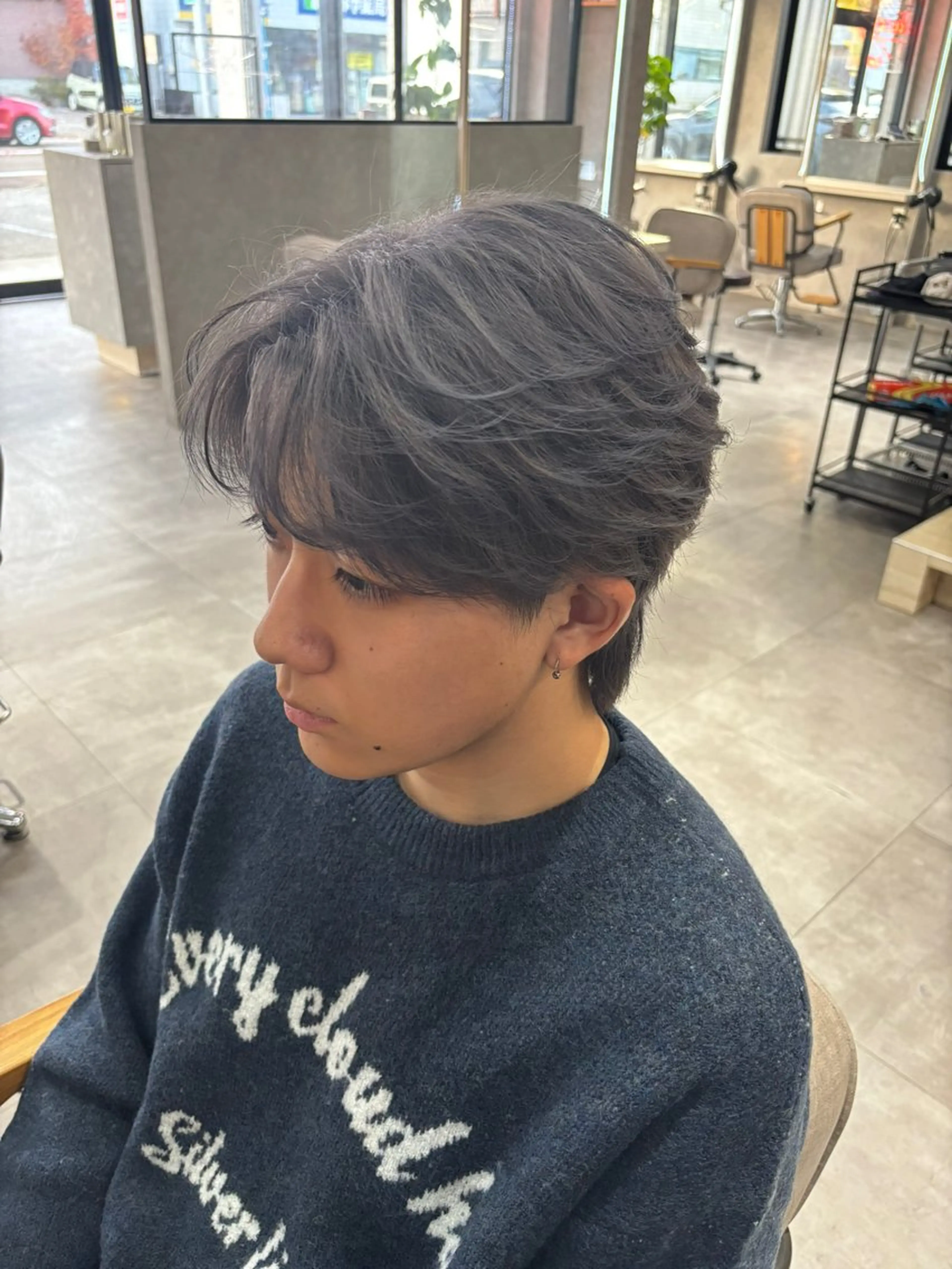 カラー メンズ センターパート メンズハイトーン マッシュウルフ マッシュ メンズパーマ カット ヘアカラー トリートメント 長谷川 湧のヘアスタイル