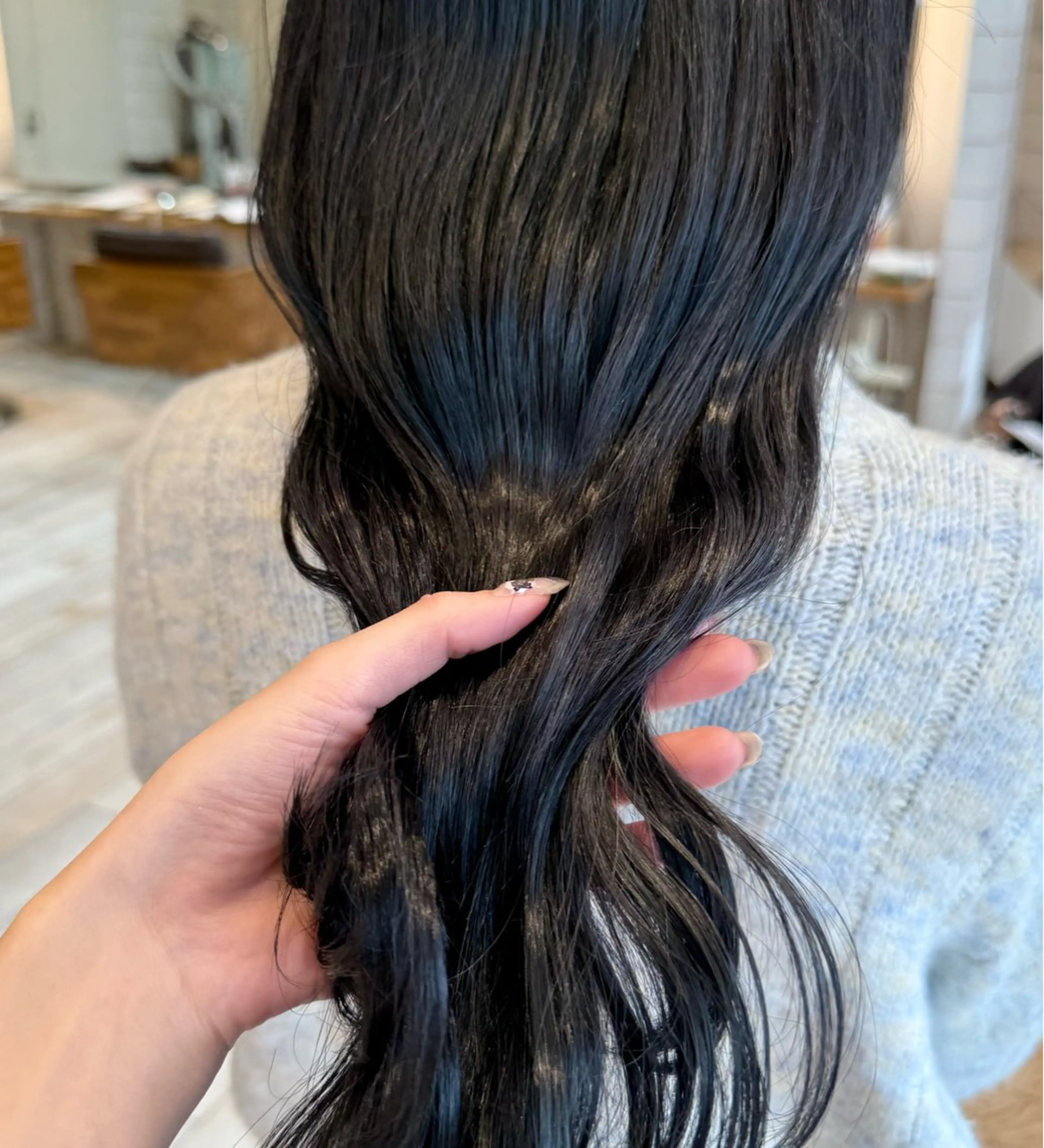 ロング カラー 黒髪 ブリーチ ブルーカラー ブルーブラック ヘアカラー トリートメント 🕊️透明感カラー/ 渋谷🕊️Aonaのヘアスタイル