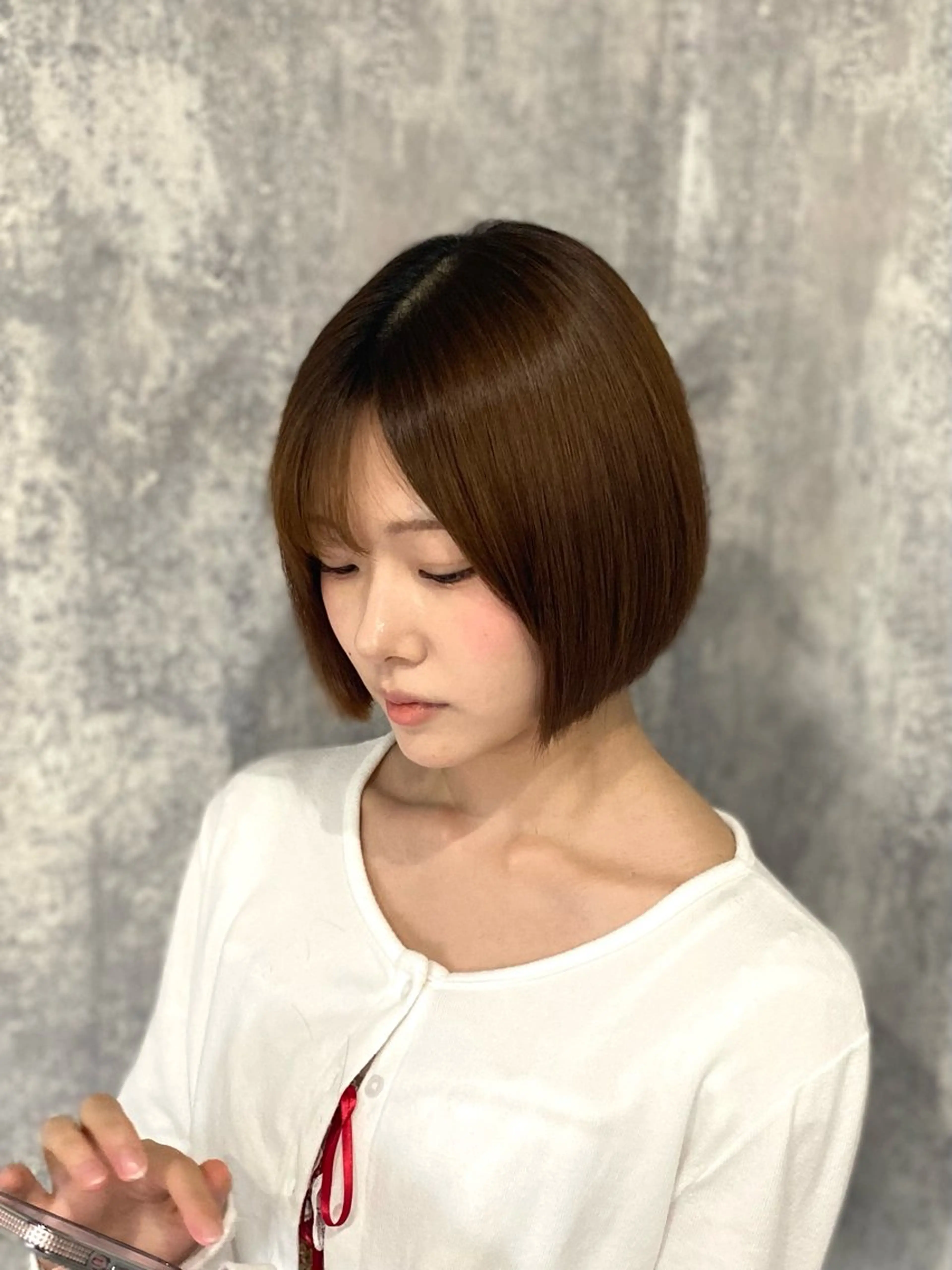 ショート shiori/透明感 /顔周り/髪質改善のヘアスタイル