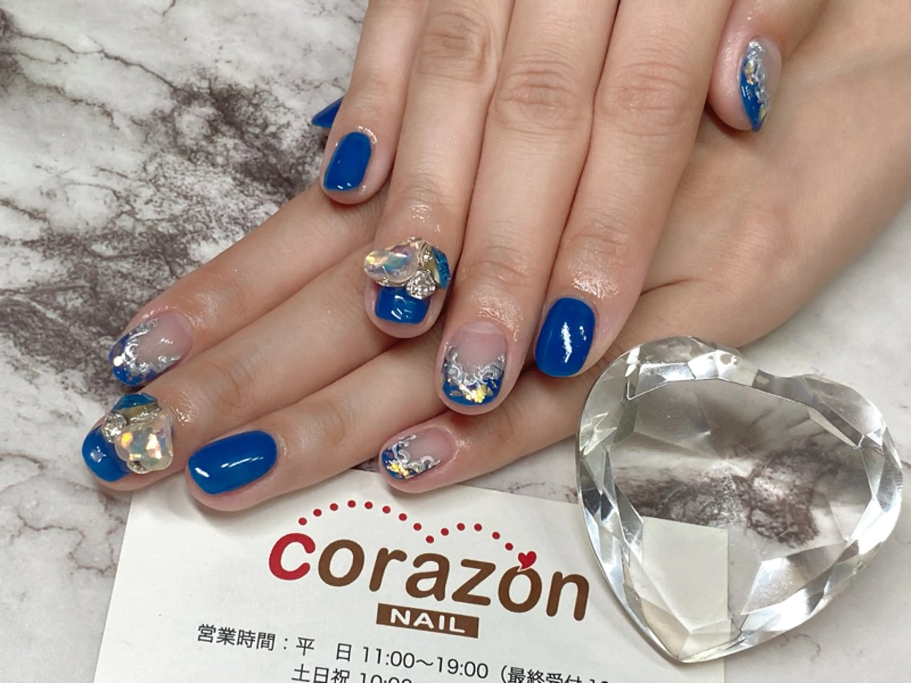 ネイル ブルー フレンチネイル ジェルネイル シルバー ストーンネイル corazon所属・ネイリスト aicoのネイルデザイン