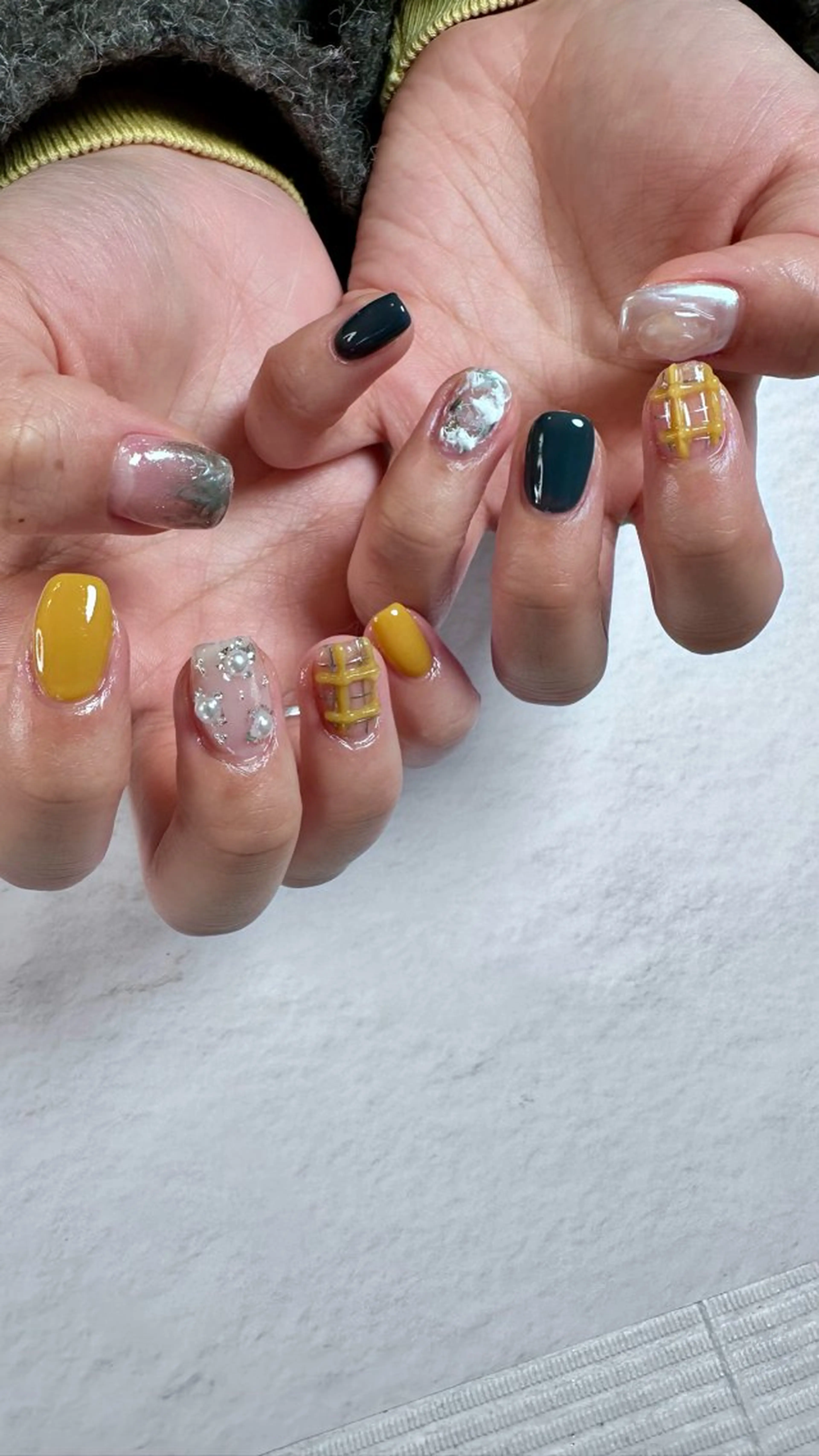 ネイル ニュアンスネイル ハンドネイル ハンドケア Atelier Ariのネイルデザイン