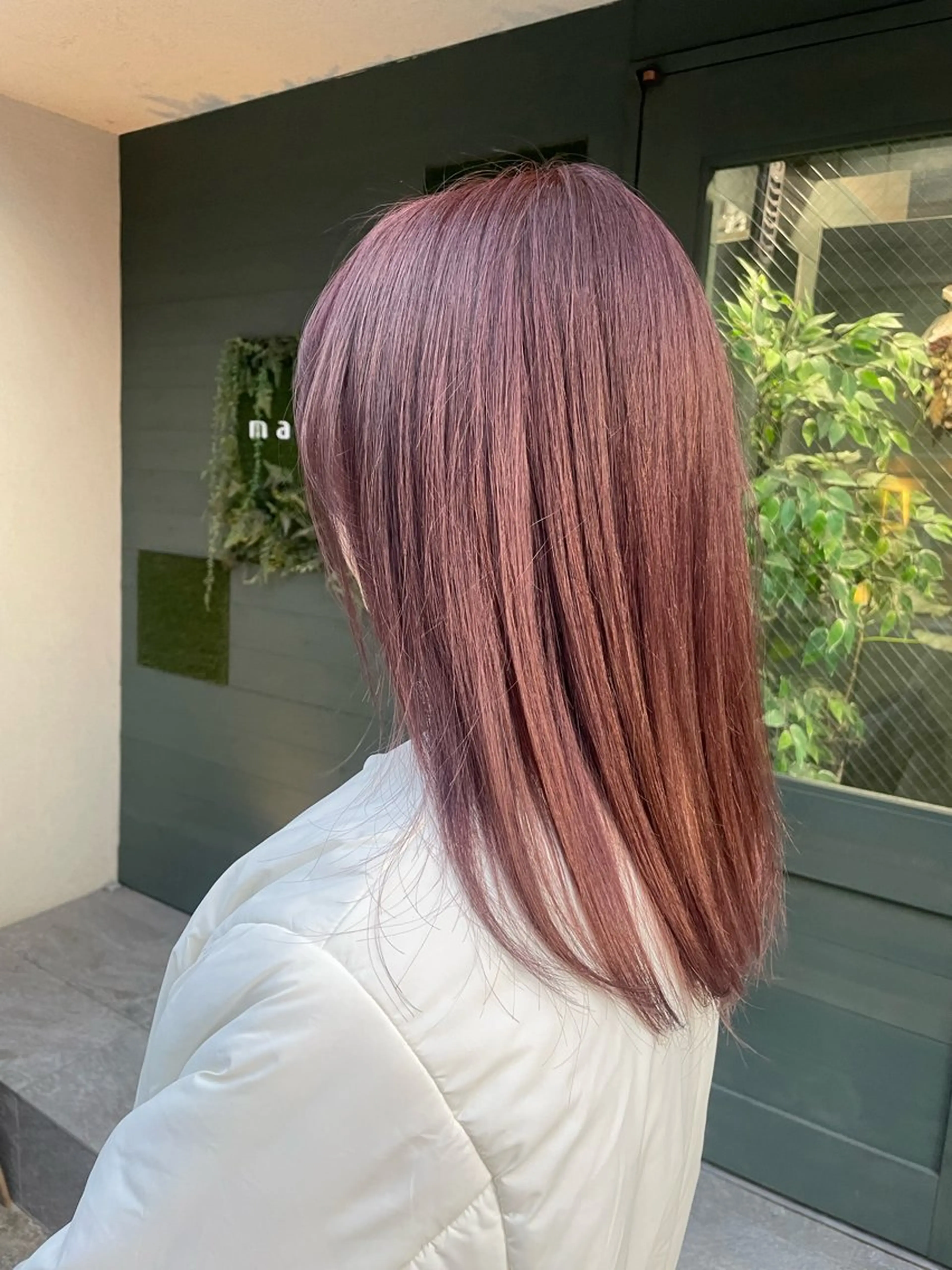 セミロング カラー カット ヘアカラー 石川 聖奈のヘアスタイル