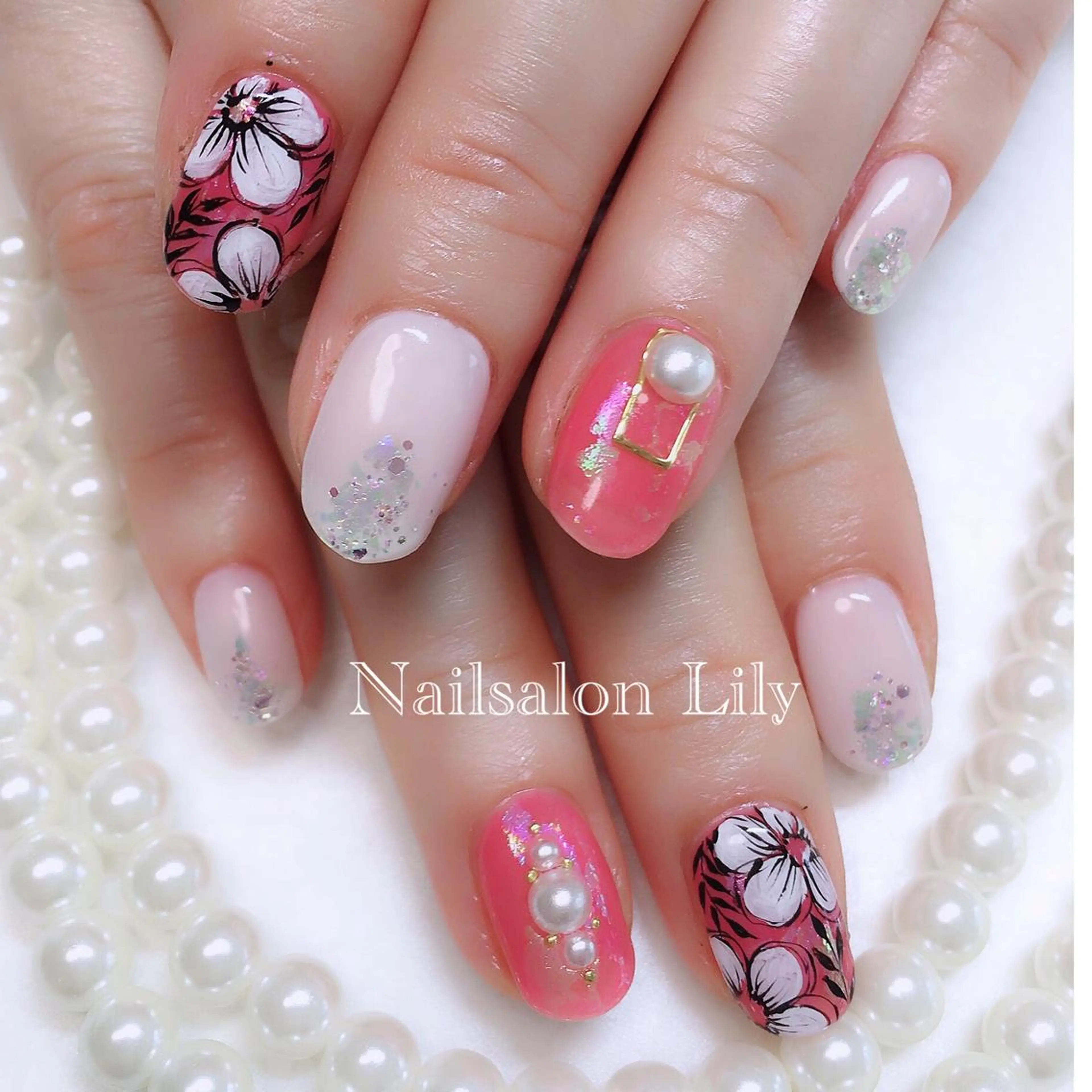 ネイル フラワーネイル Nailsalon Lilyのネイルデザイン