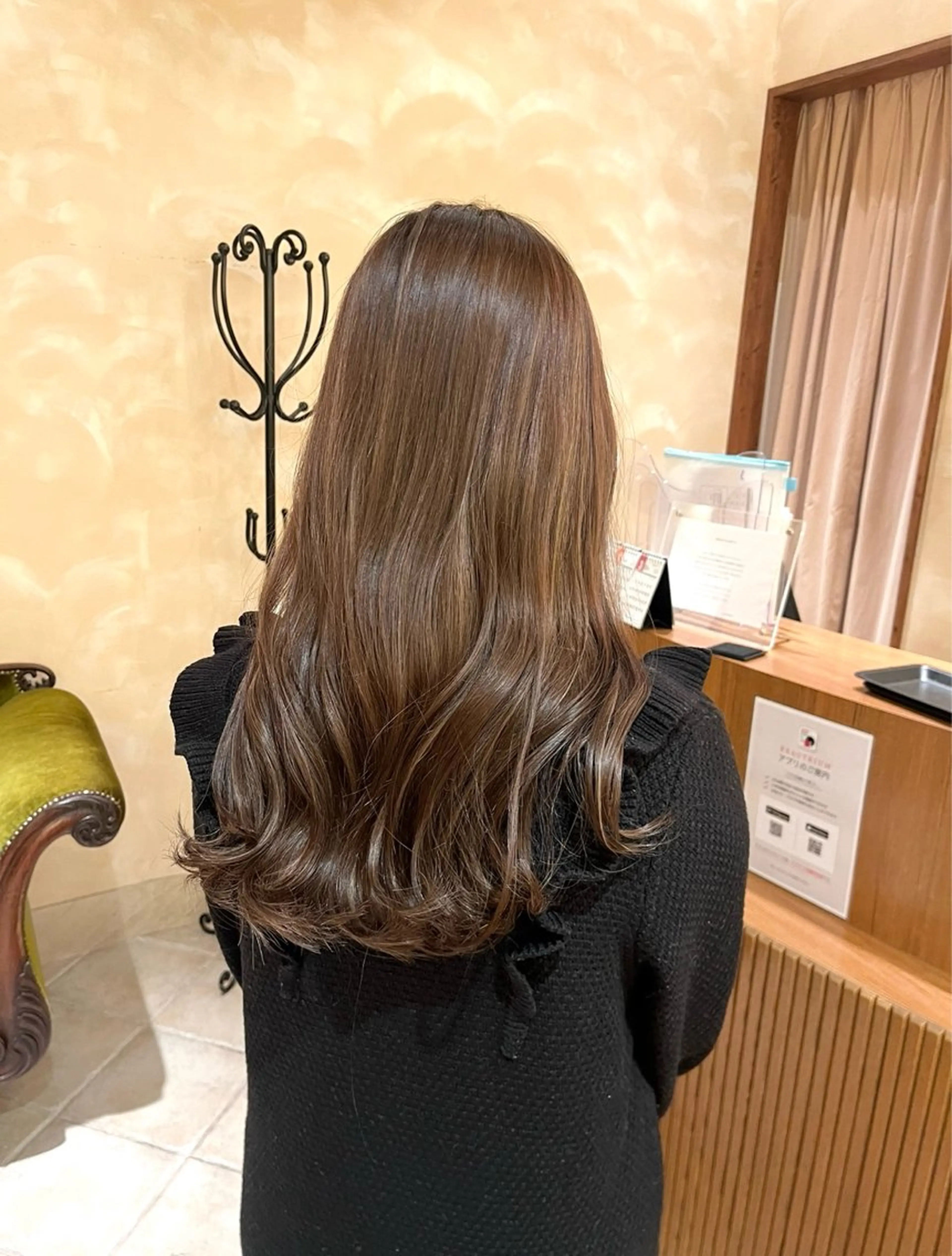 ロング カラー ハイライトカラー ハイライト 青山 莉奈のヘアスタイル