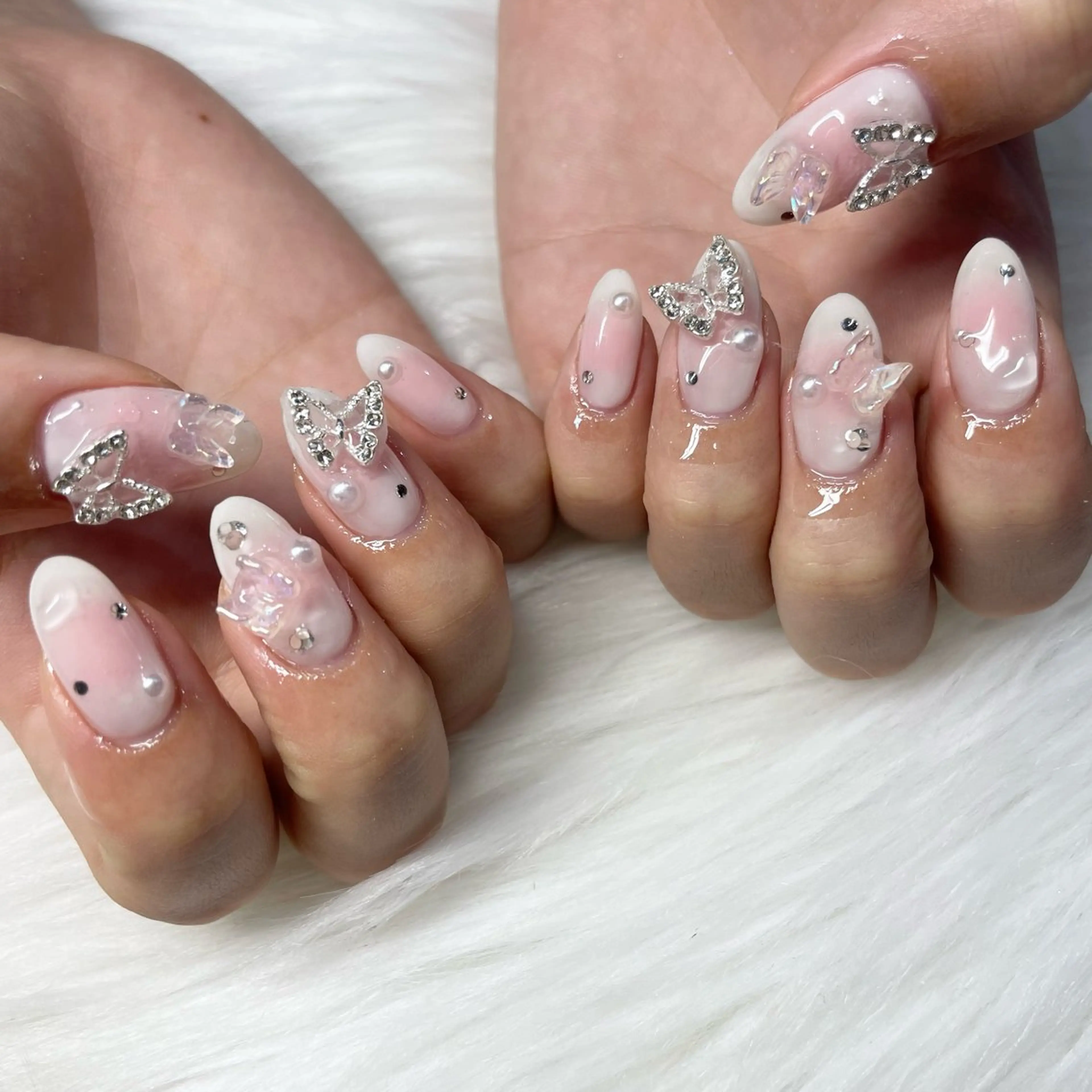 セミロング ハンドネイル -Rien- プライベートサロンのネイルデザイン