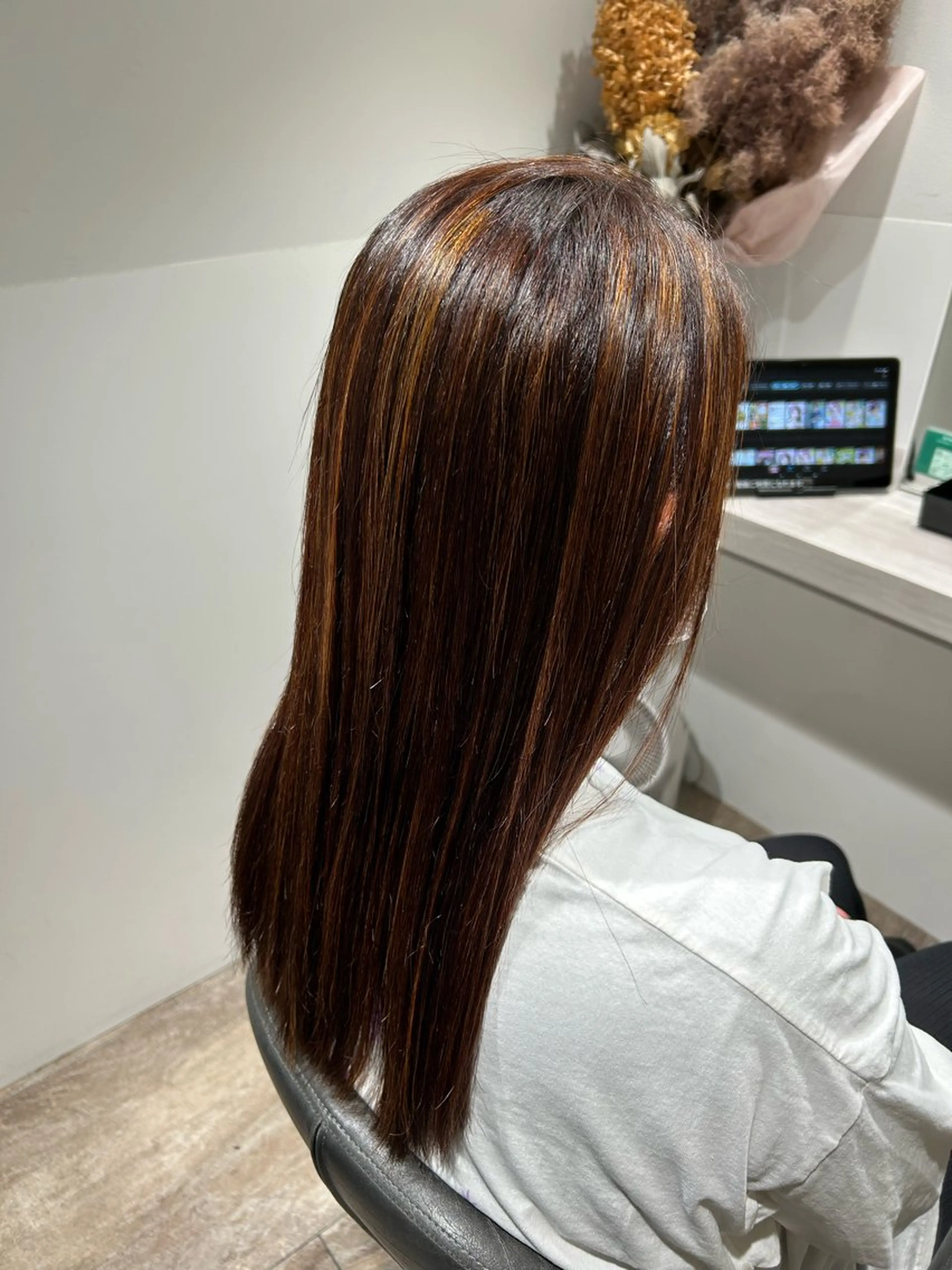 ロング カラー ハイライトカラー ハイライト hair＆make CIEL所属・武井 哉子のヘアスタイル