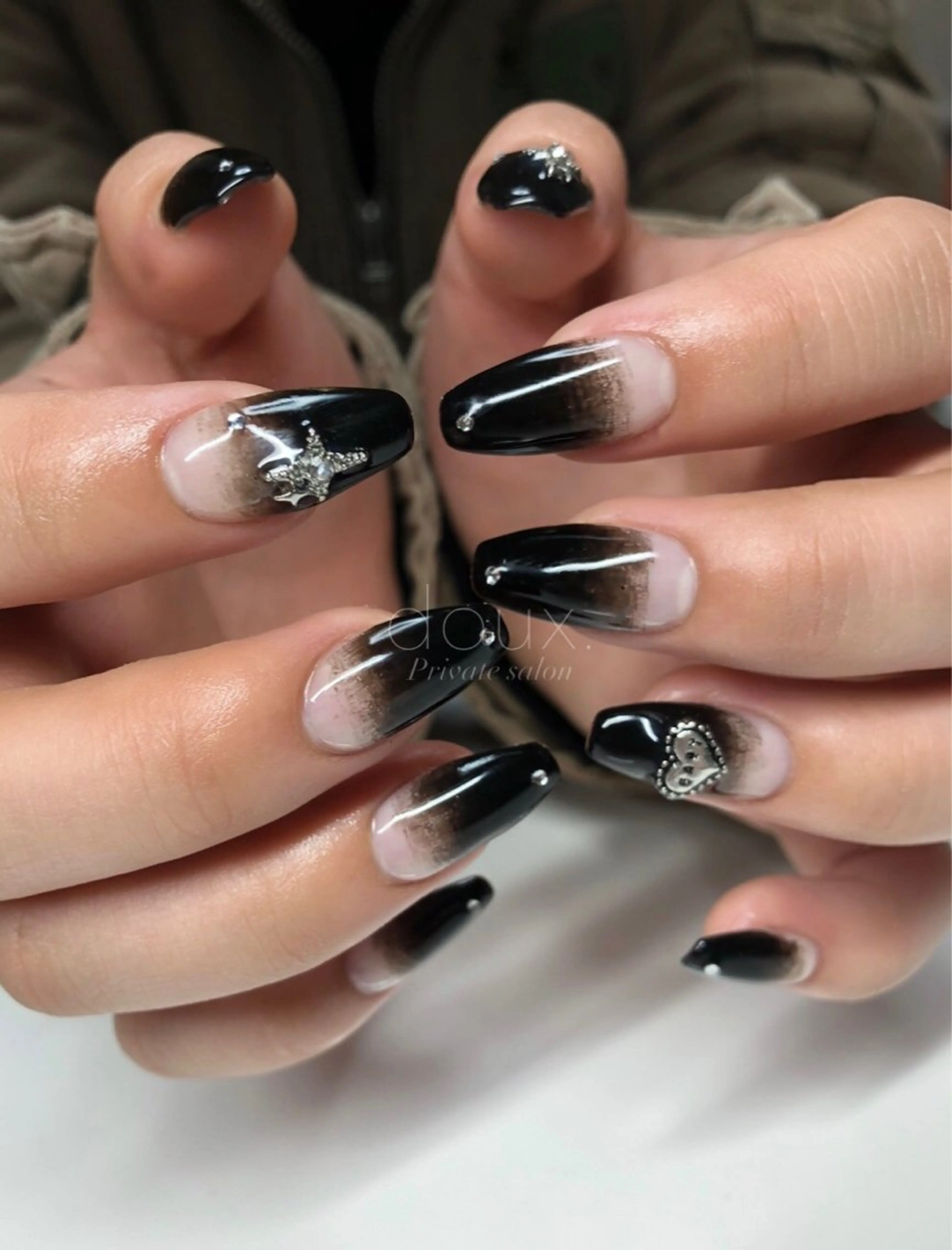 ネイル 長さ出し グラデーション 韓国ネイル ミラーネイル ニュアンスネイル ハンドネイル doux. nailのネイルデザイン