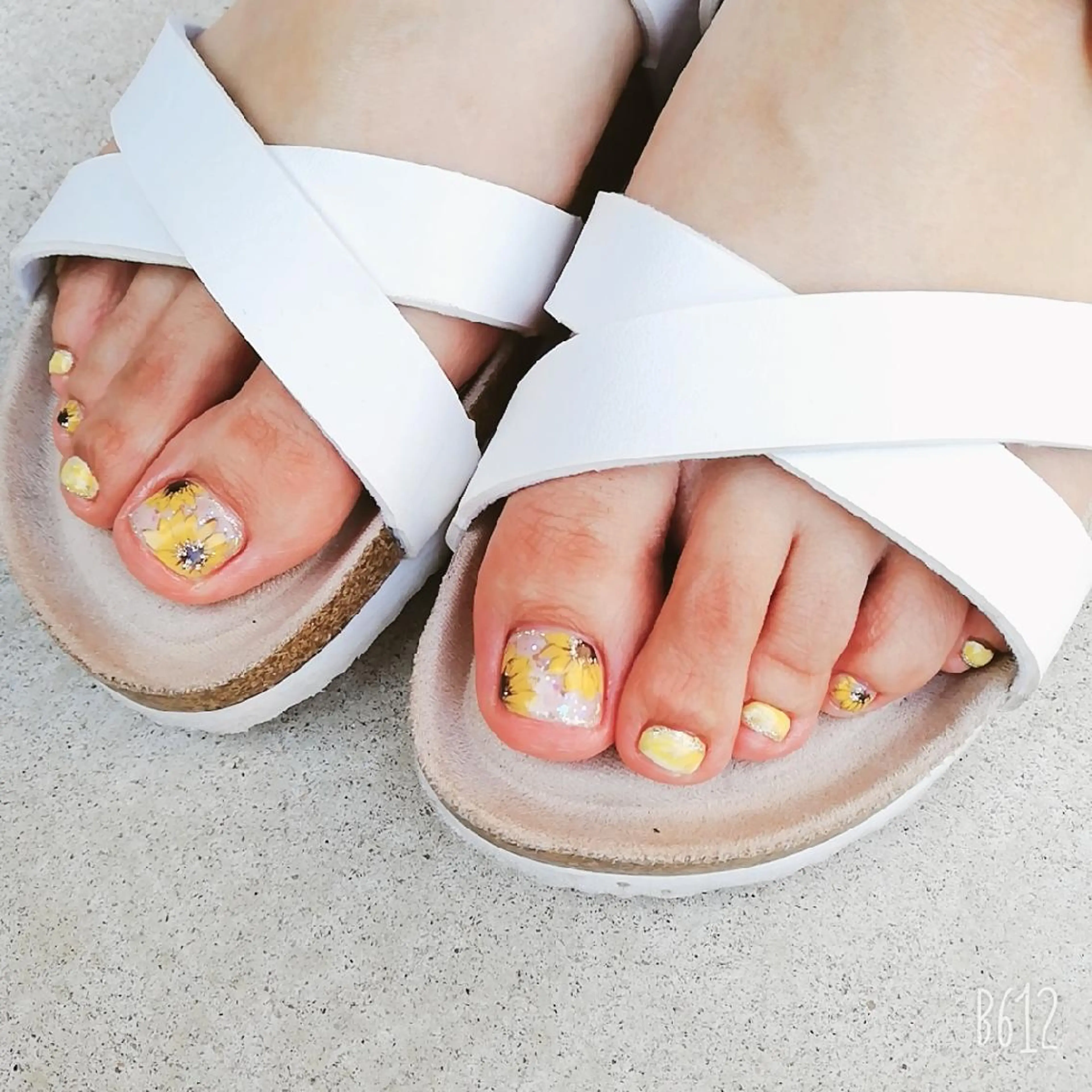 ネイル フットネイル 柴崎 美幸のネイルデザイン