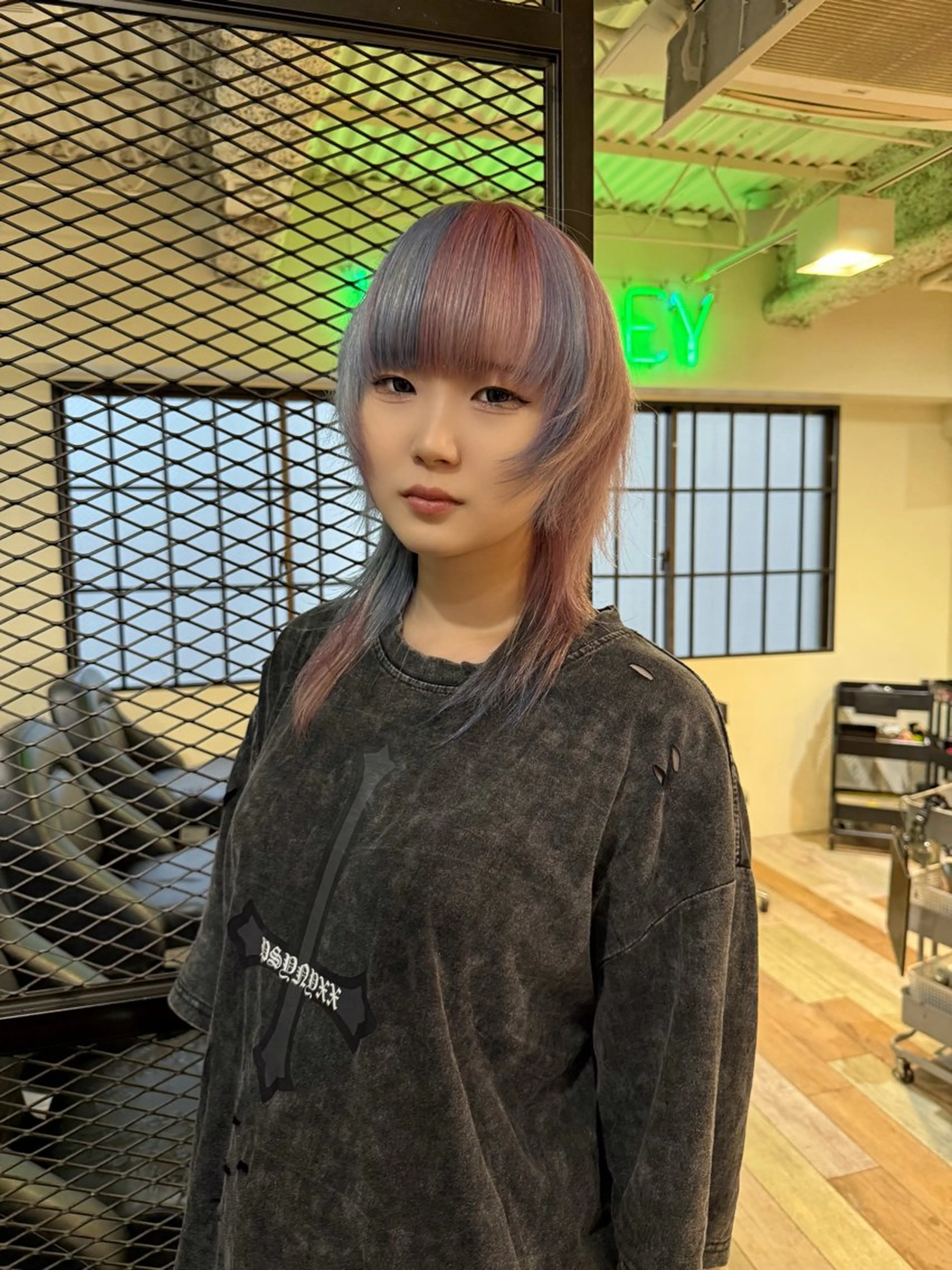 ミディアム カラー デザインカラー ツートーンカラー デザインカット ウルフカット ヘアカラー トリートメント 🌈デザインヘア職人 Kaede🌈のヘアスタイル