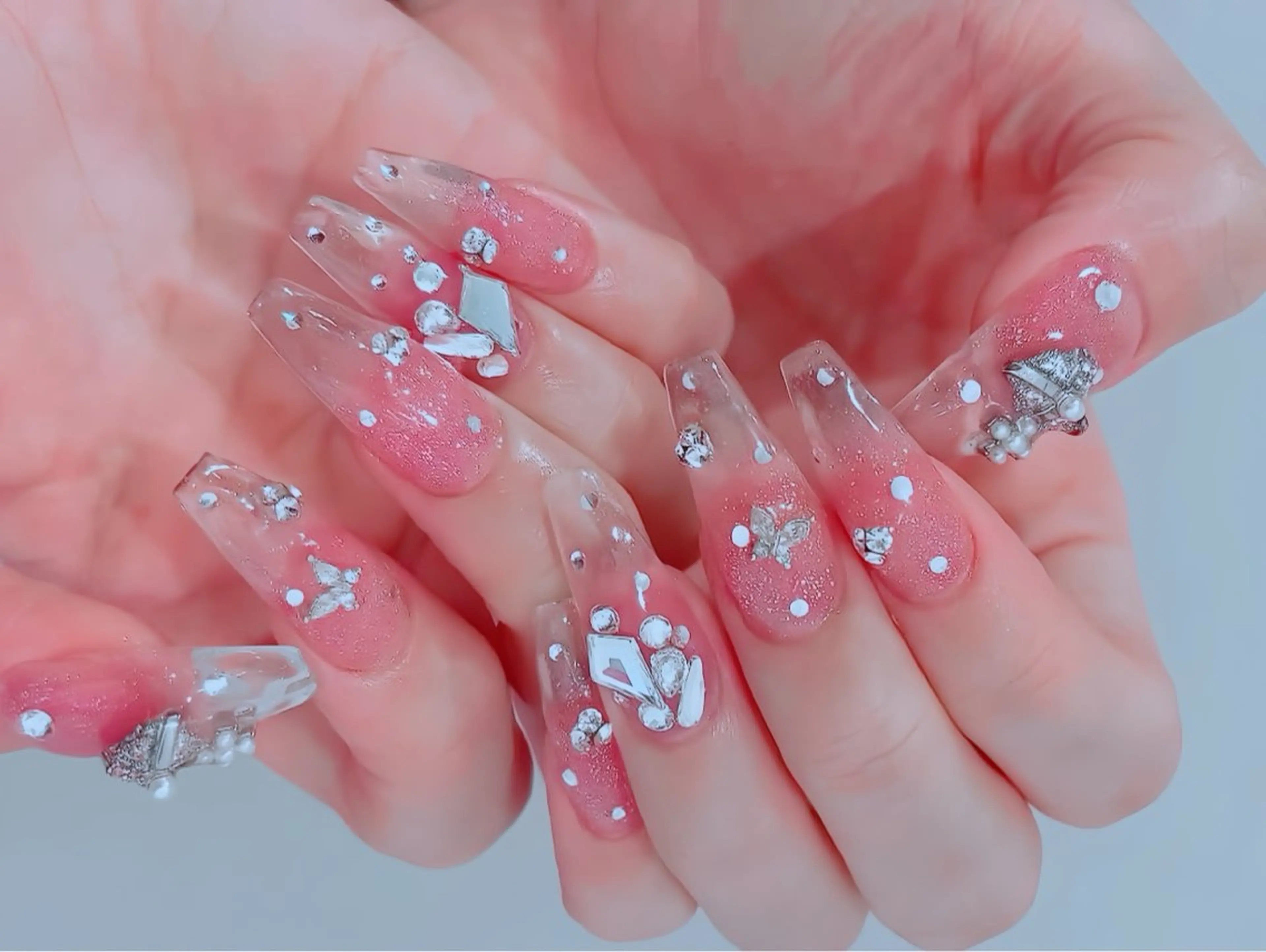 ネイル チークネイル フレンチネイル ガラスフレンチ グラデーション キラキラネイル ハンドネイル Rin Nail 新大久保店のネイルデザイン