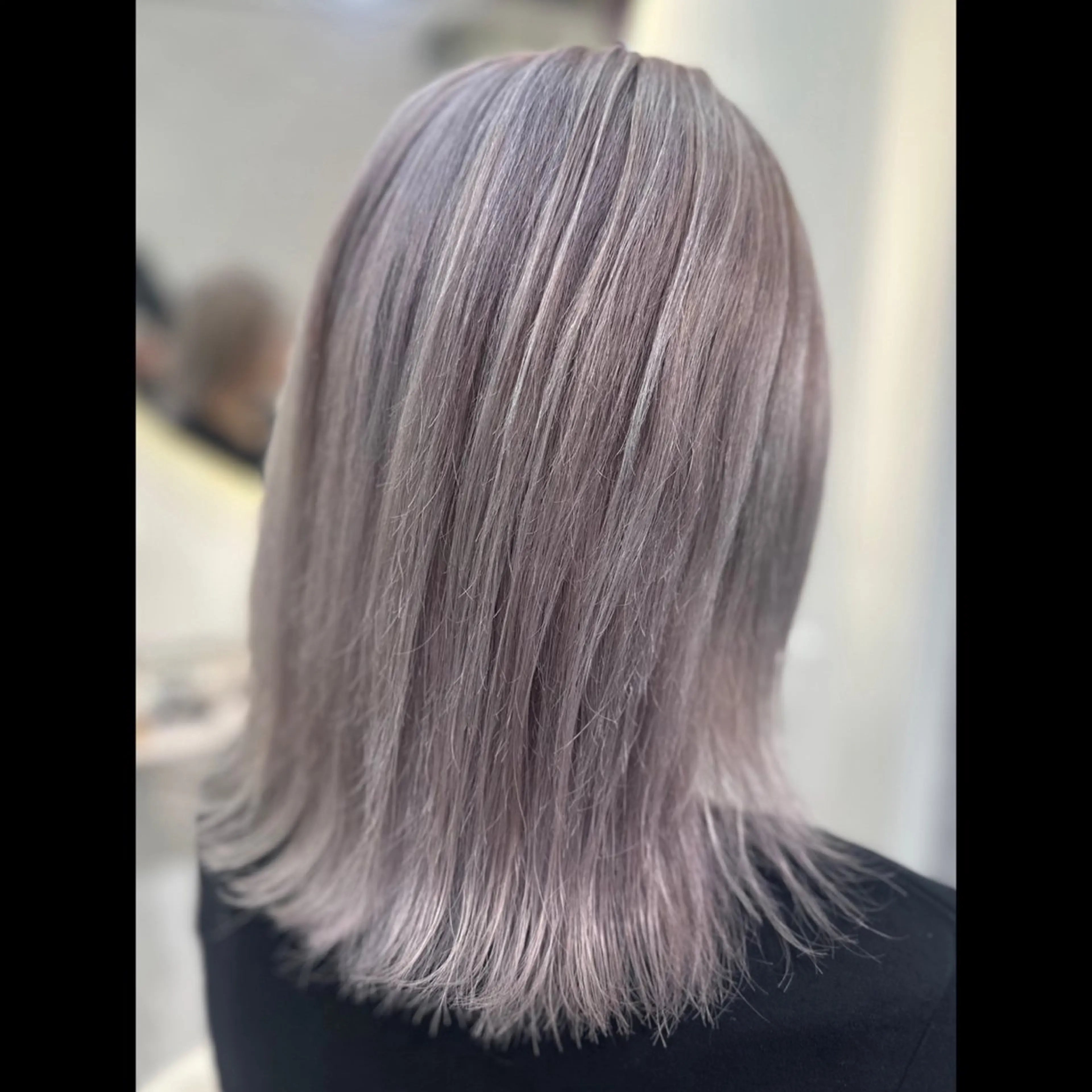 セミロング カラー ヘアアレンジ ヘアカラー 🖤kana/艶髪/ 韓国風カラー🖤のヘアスタイル