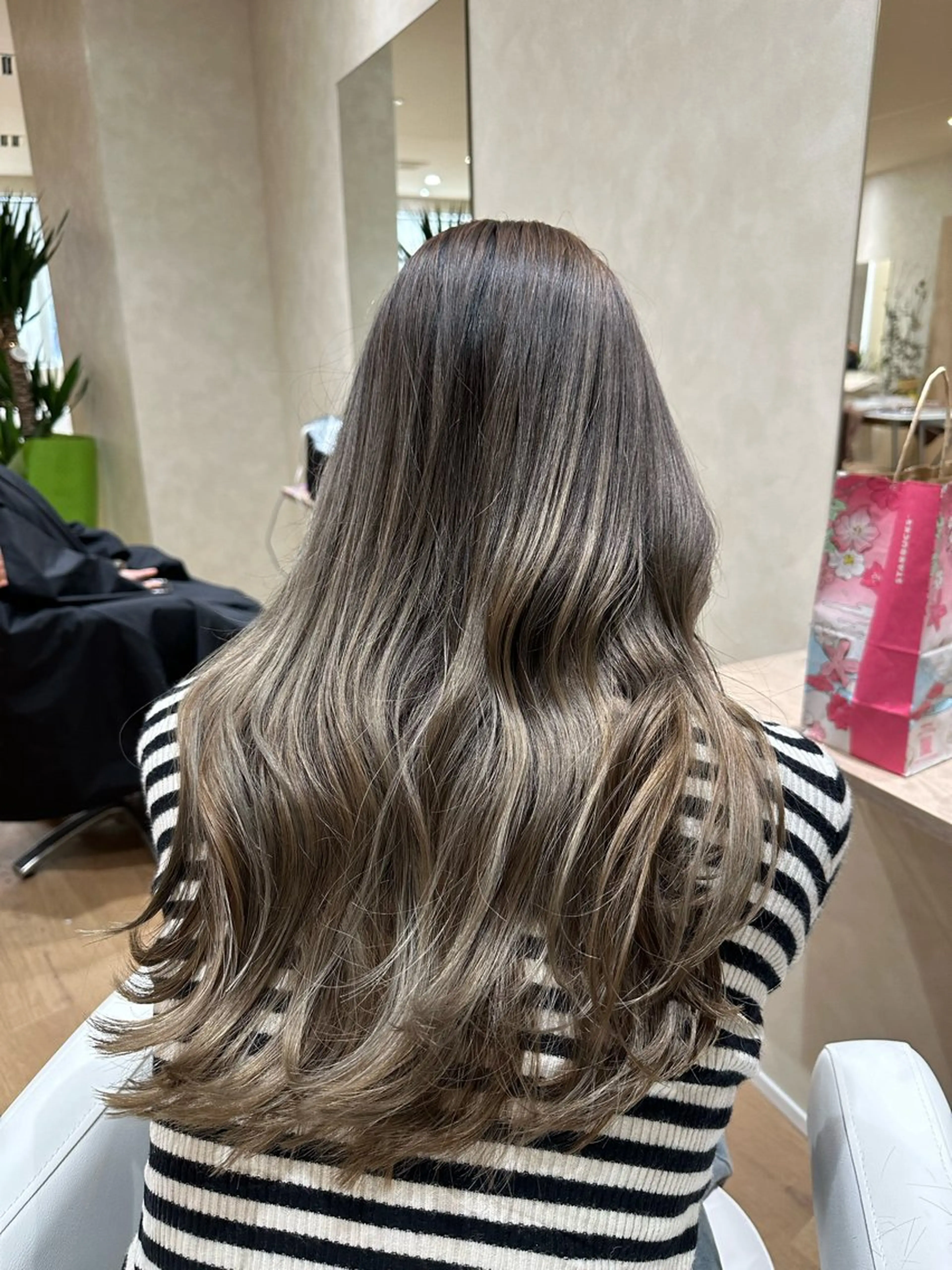 ロング レイヤーカット カット ヘアカラー 雰囲気似合わせ/永田 汰伊智/艶カラー🫧のヘアスタイル