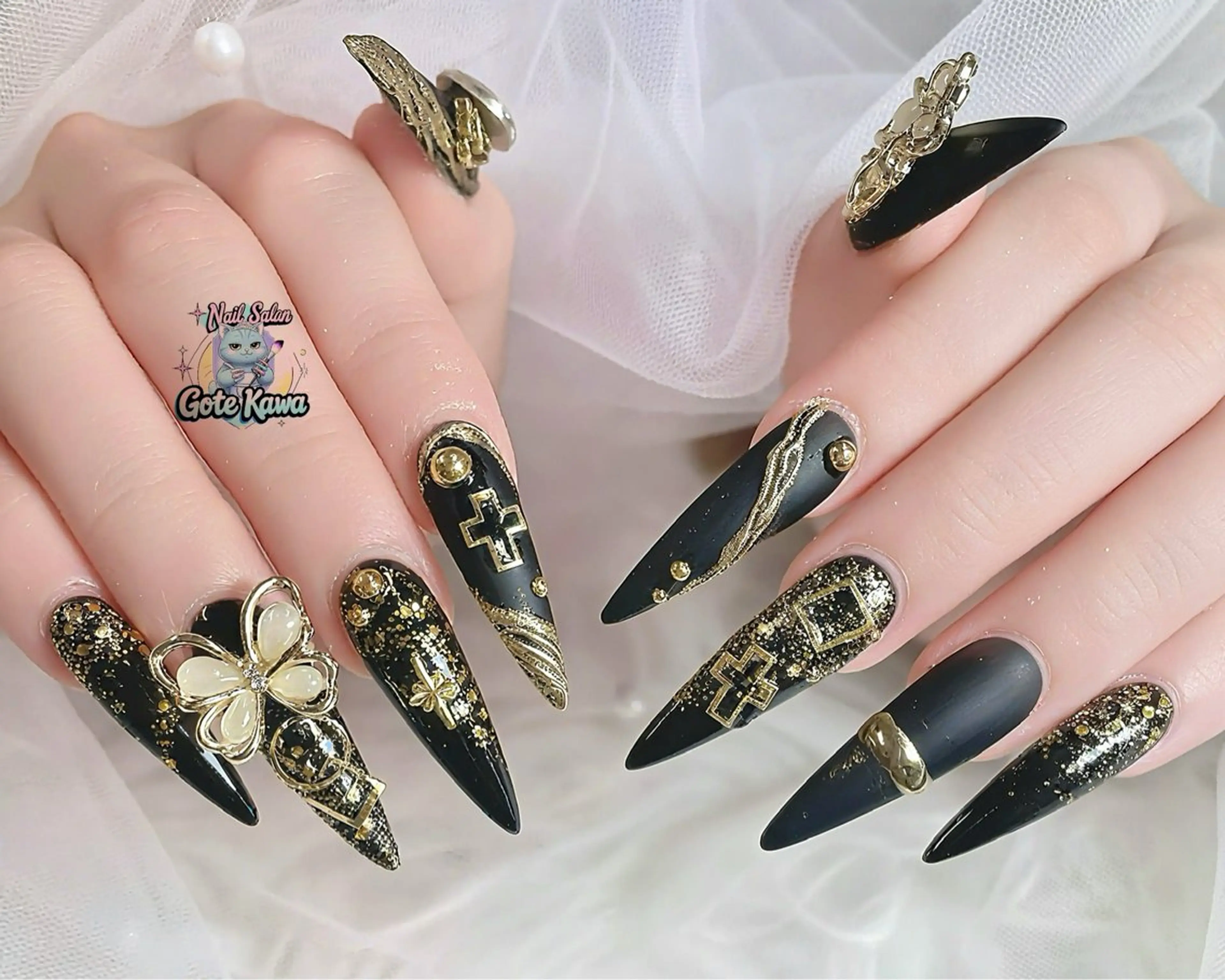 ネイル ゴールド マットネイル ハンドネイル ハンドケア Gote Kawa nail salonのネイルデザイン