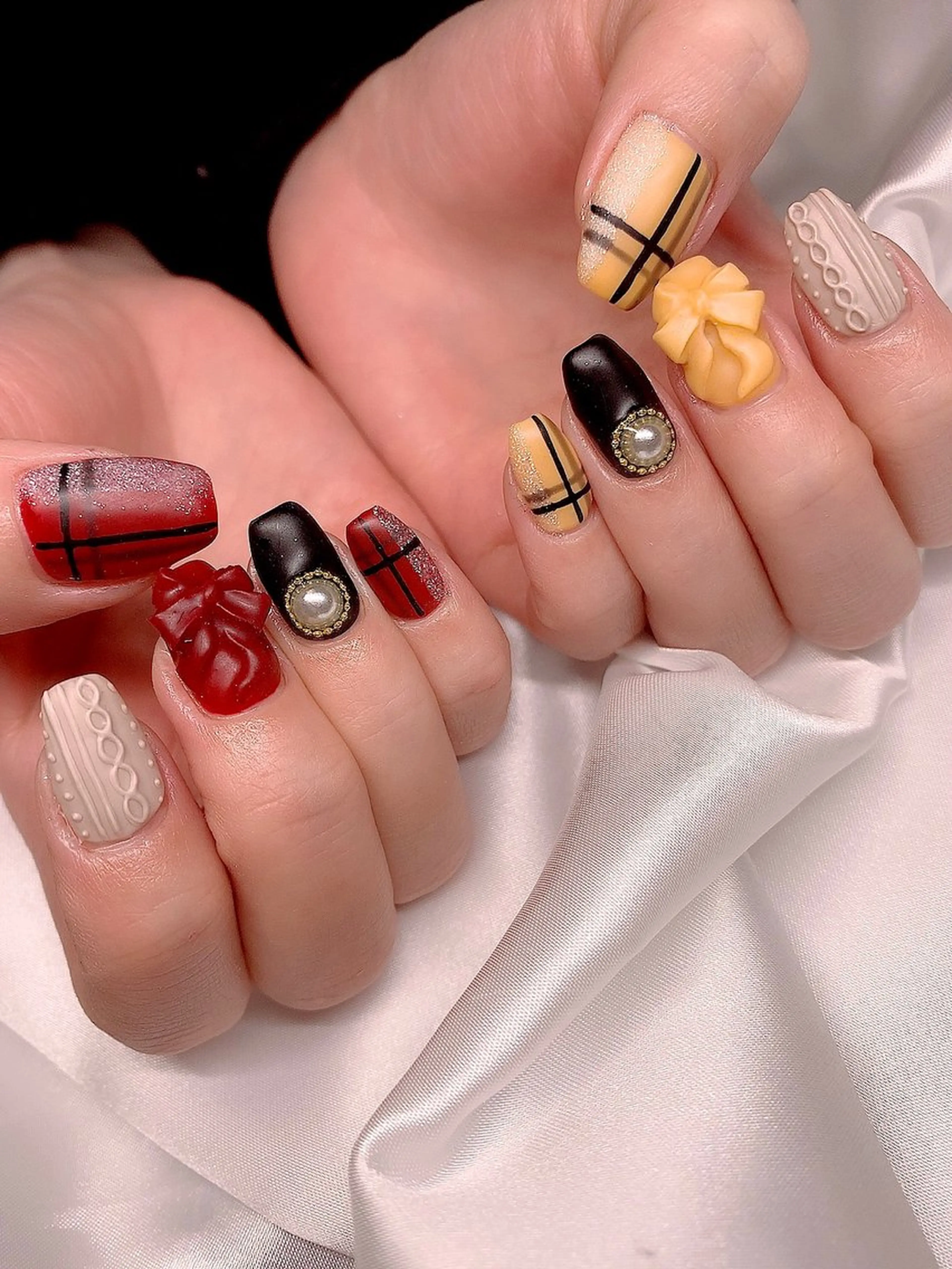 ネイル アートネイル キラキラネイル マットネイル 持ち込み ぷっくりネイル シェアサロンLei.g(レイジー)所属・3Dアートネイル💗 都築レナのネイルデザイン