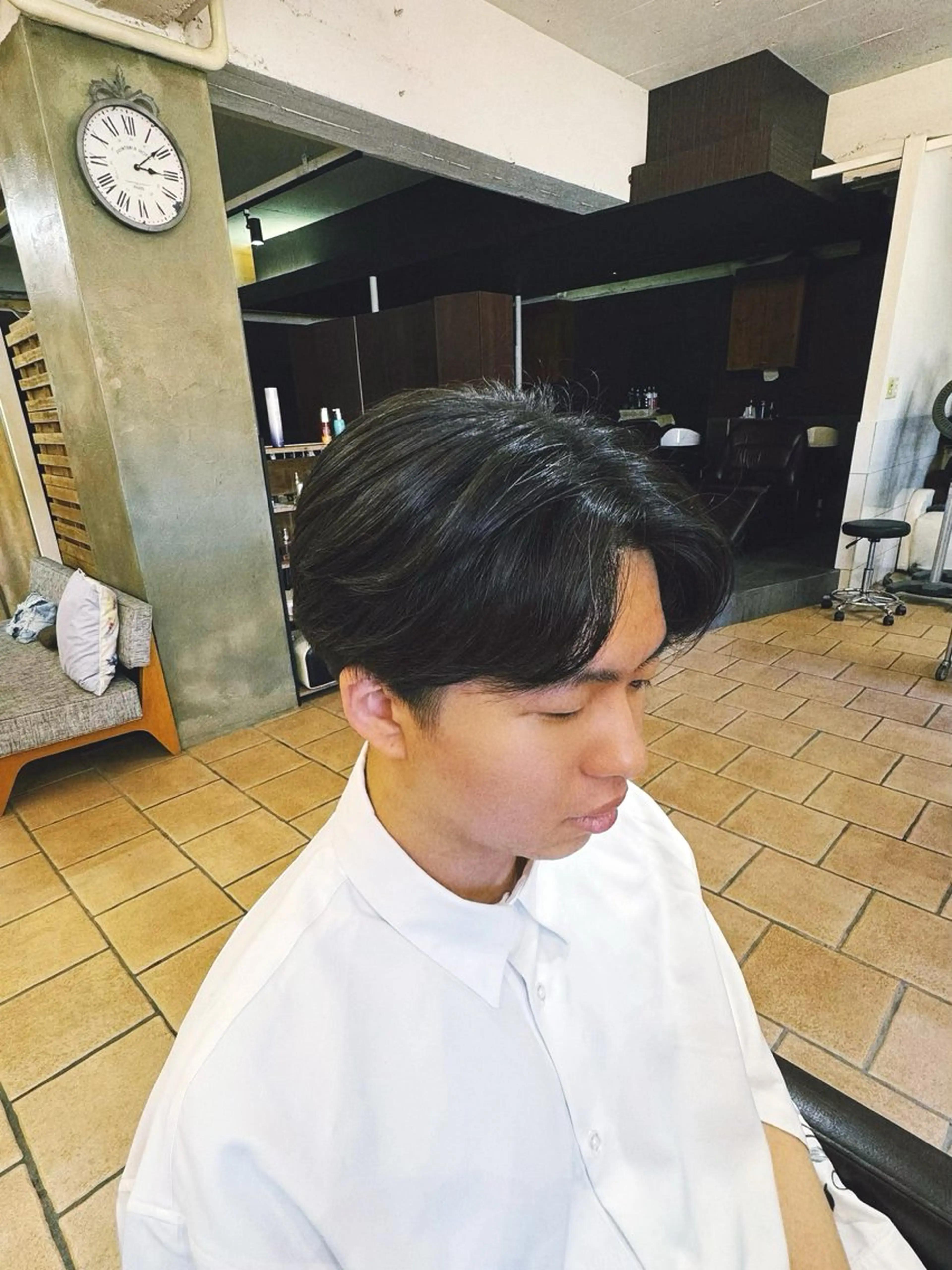 メンズ センターパート ツーブロック 刈り上げ カット 杉田 虹夢のヘアスタイル