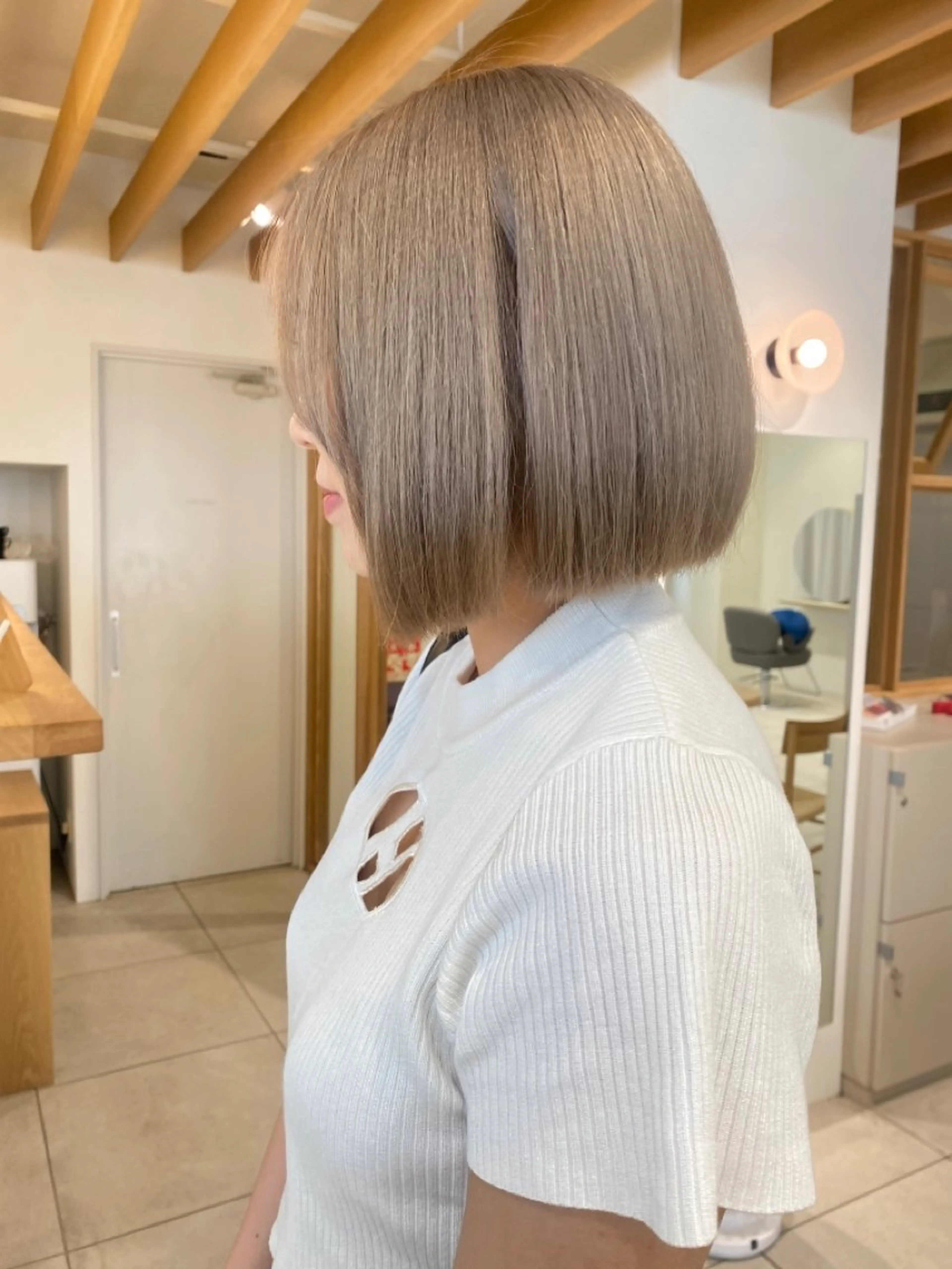 ミディアム カラー ハイトーンカラー ボブ キタ リオナのヘアスタイル