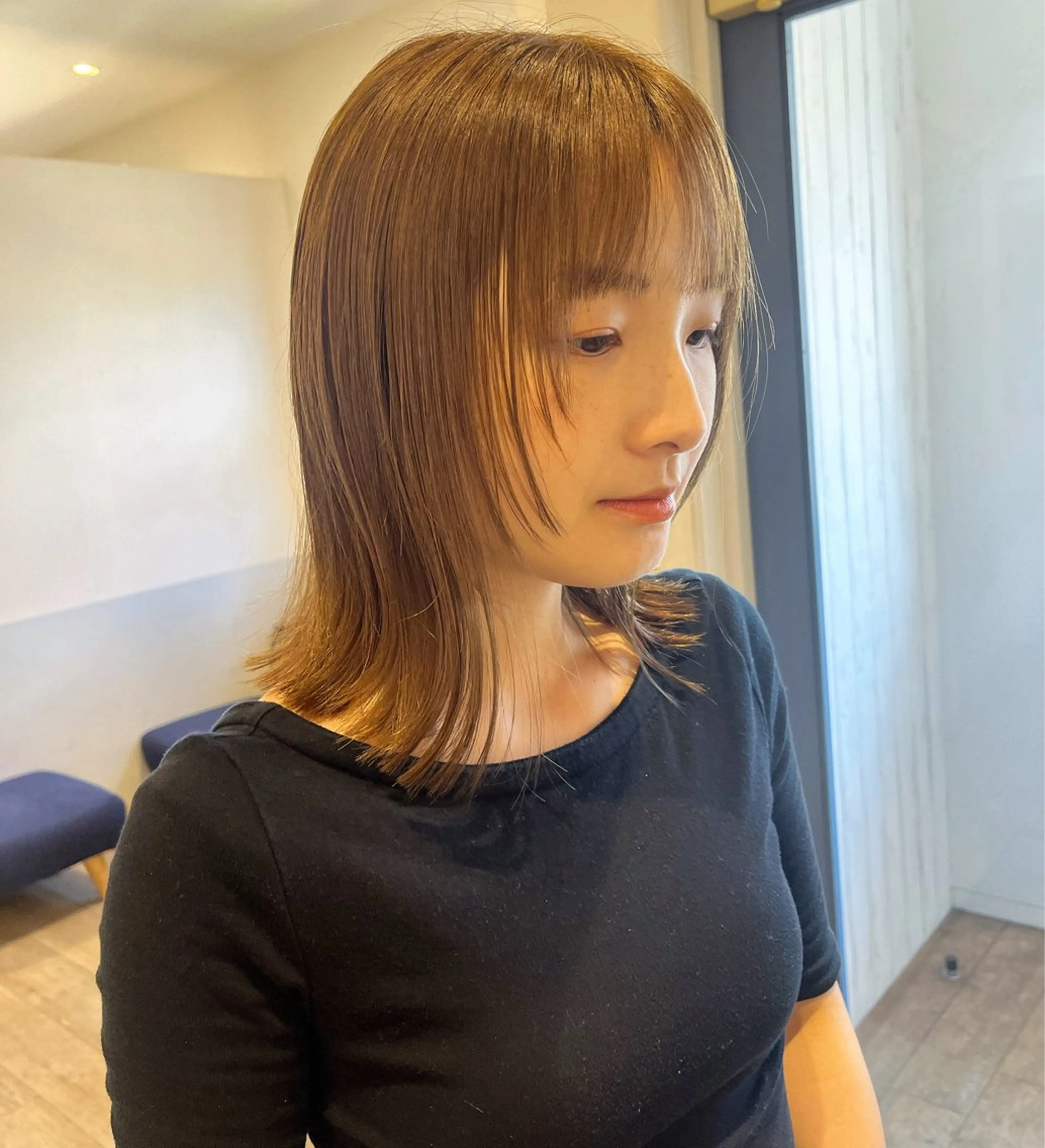 ミディアム カラー アッシュ ベージュカラー ブリーチ 透明感カラー ブリーチなしカラー カット ヘアカラー トリートメント 上品な暖色/丸みボブ Chie🪷のヘアスタイル