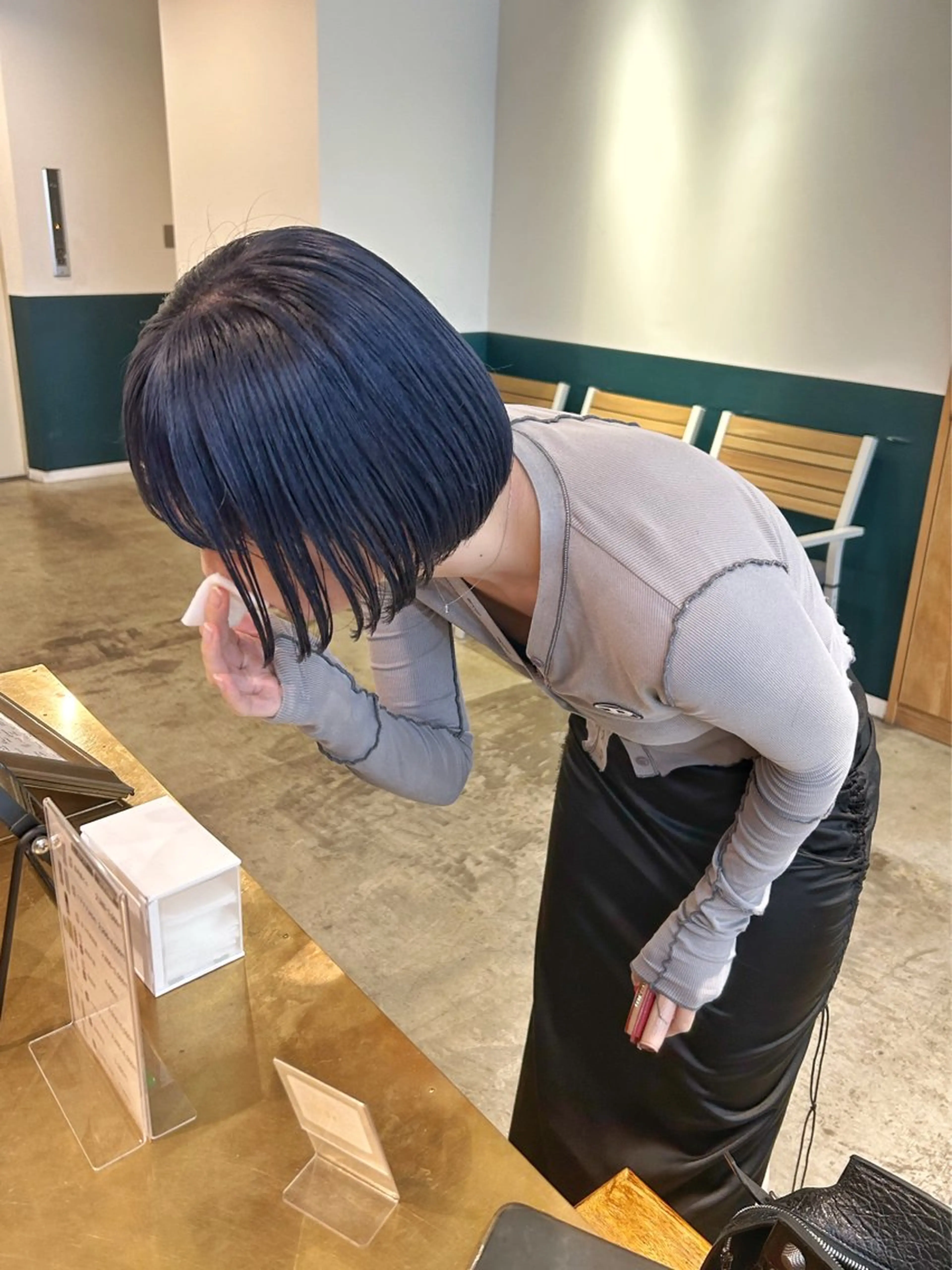 ショート カラー ブリーチ ブルーカラー ブルージュ ネイビーカラー ボブ カット ヘアカラー カラーリスト菅野 竜矢🌈のヘアスタイル