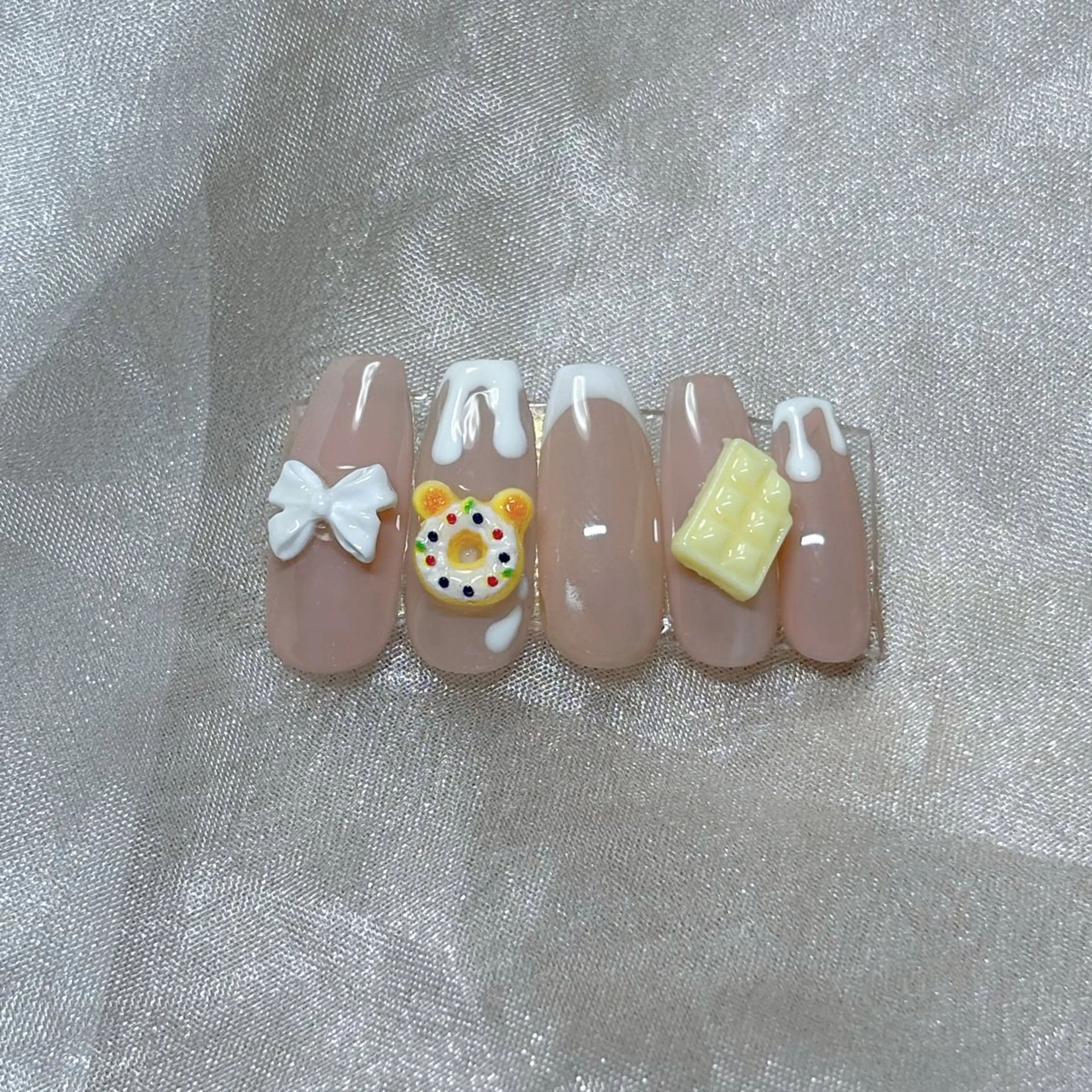 ネイル バレンタイン ハンドネイル 🐝TOMO🎀ིྀ 【パラジェル取扱店】のネイルデザイン