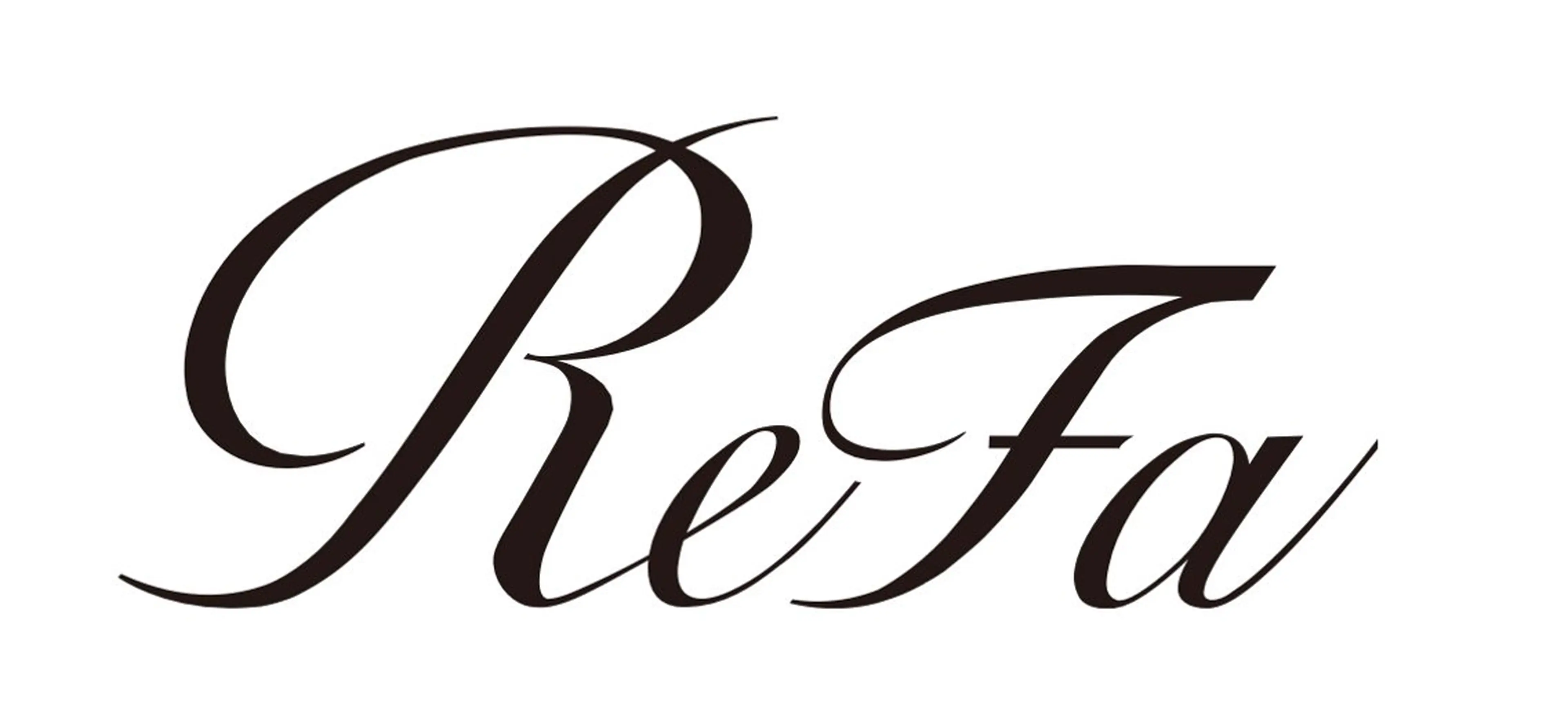 Crea la Luce 天神西通り店【クレアラルーチェ】所属・クレアラルーチェ 天神西通りのマツエク・マツパデザイン