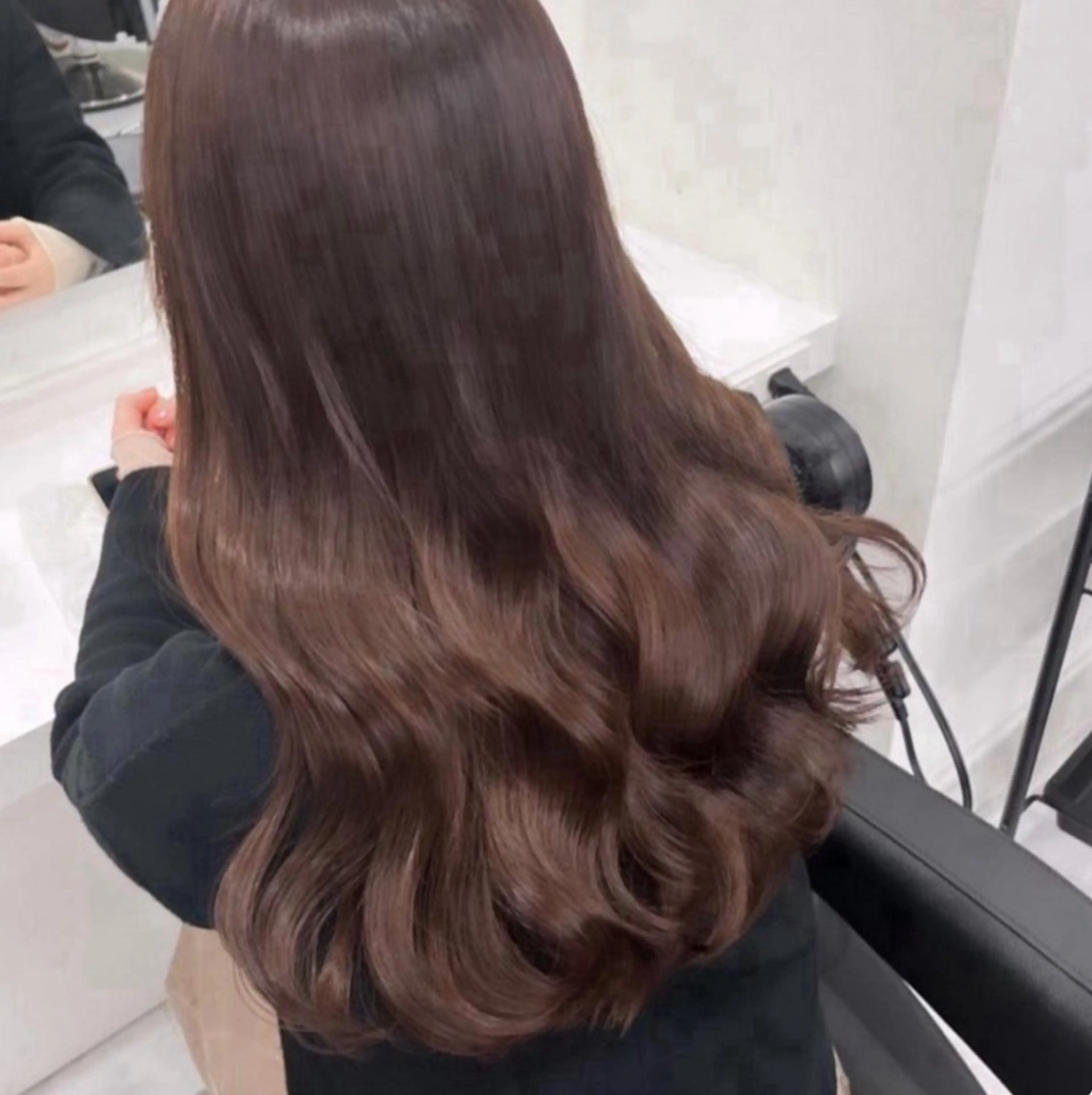 ロング カラー 🫧うる艶トレンド 🫧透明感カラーのヘアスタイル