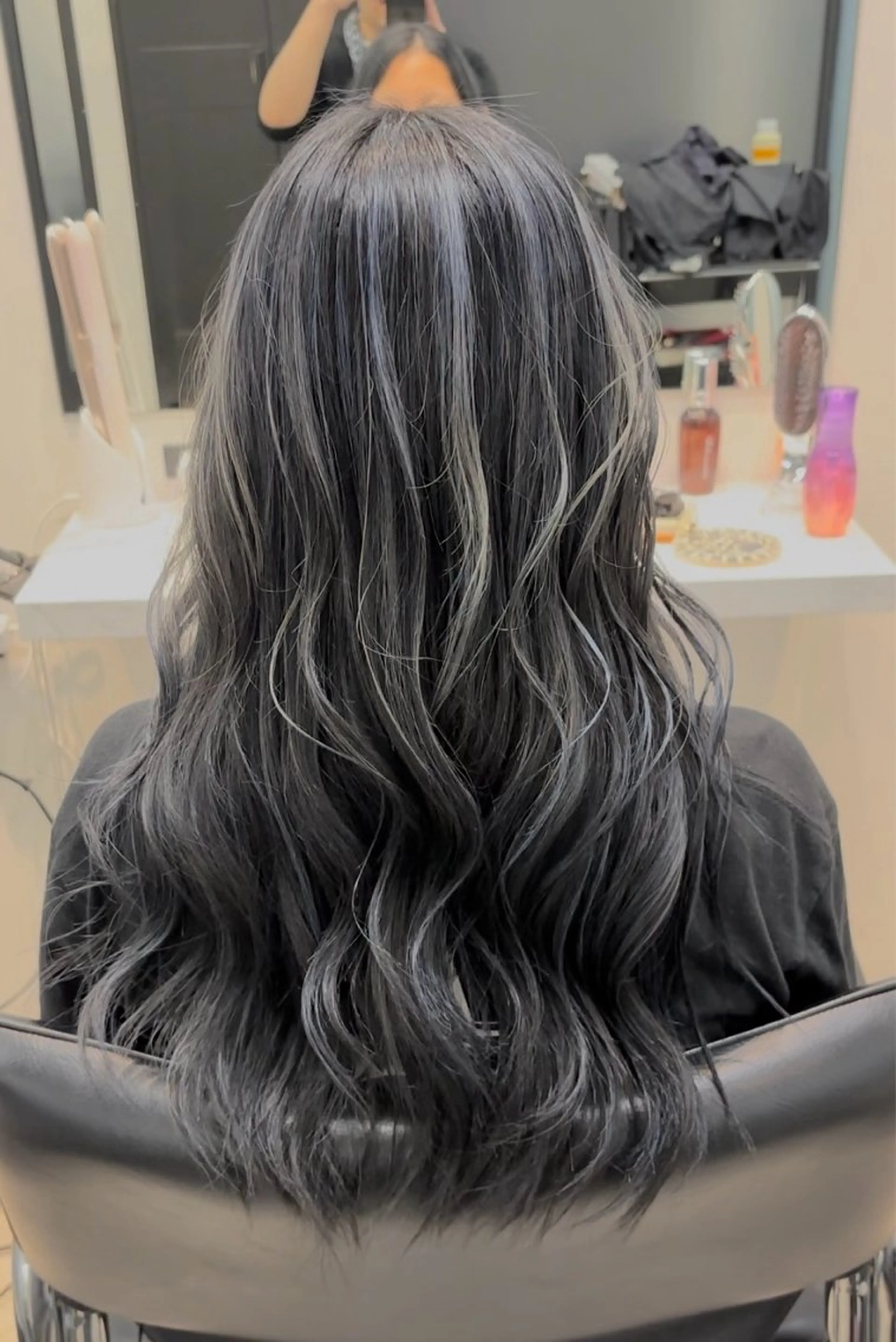 セミロング カラー グレージュ シルバー シルバーグレージュ SALOWIN梅田　　サロウィン所属・縮毛•酸性矯正特化/ 美髪•髪質改善/KJのヘアスタイル