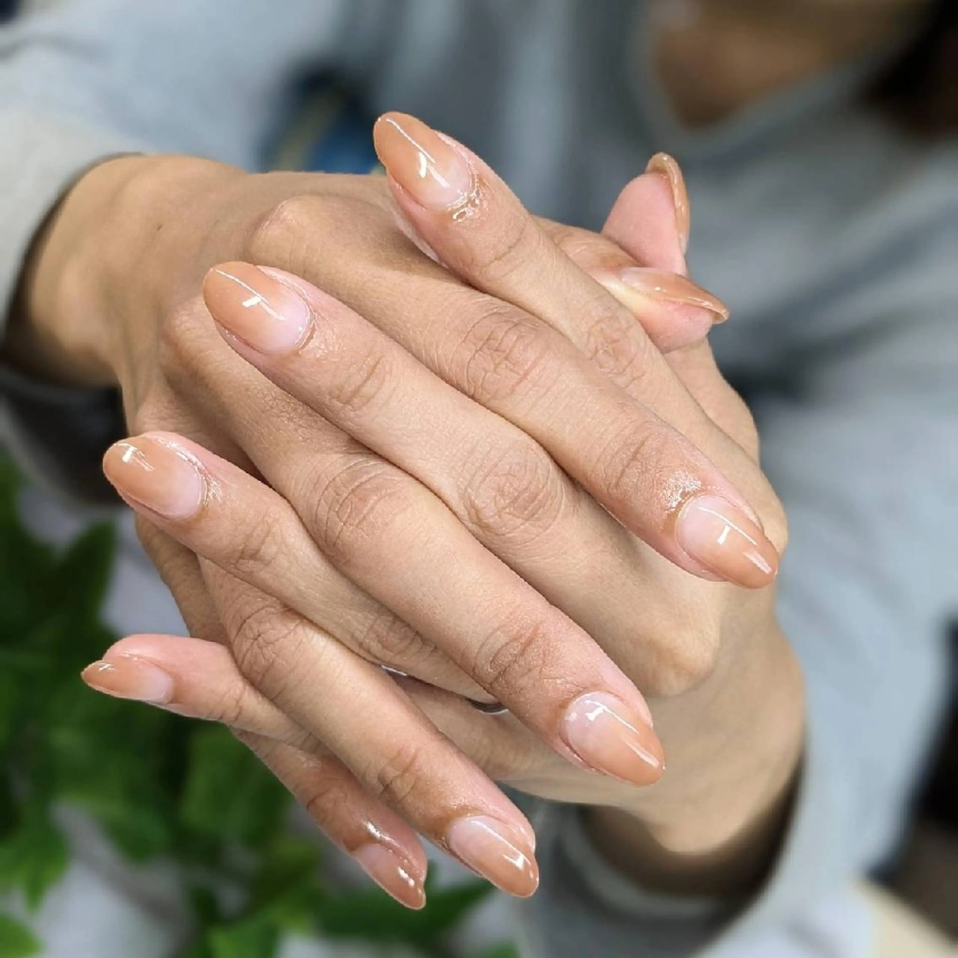 ネイル ブラウン グラデーション ハンドネイル ネイルサロンベルティ .keikoのネイルデザイン