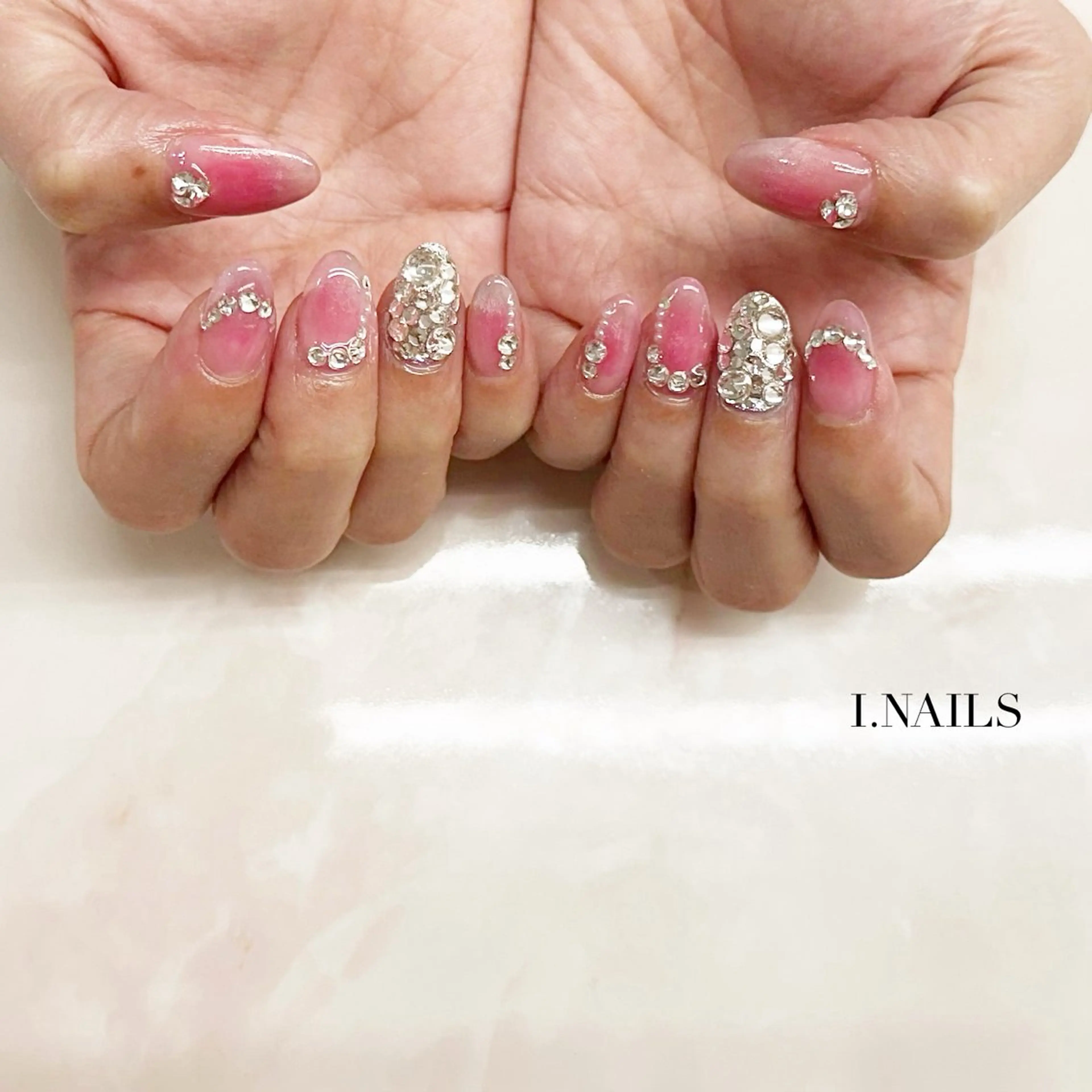 ネイル アイネイルズ所属・早川 梓のネイルデザイン