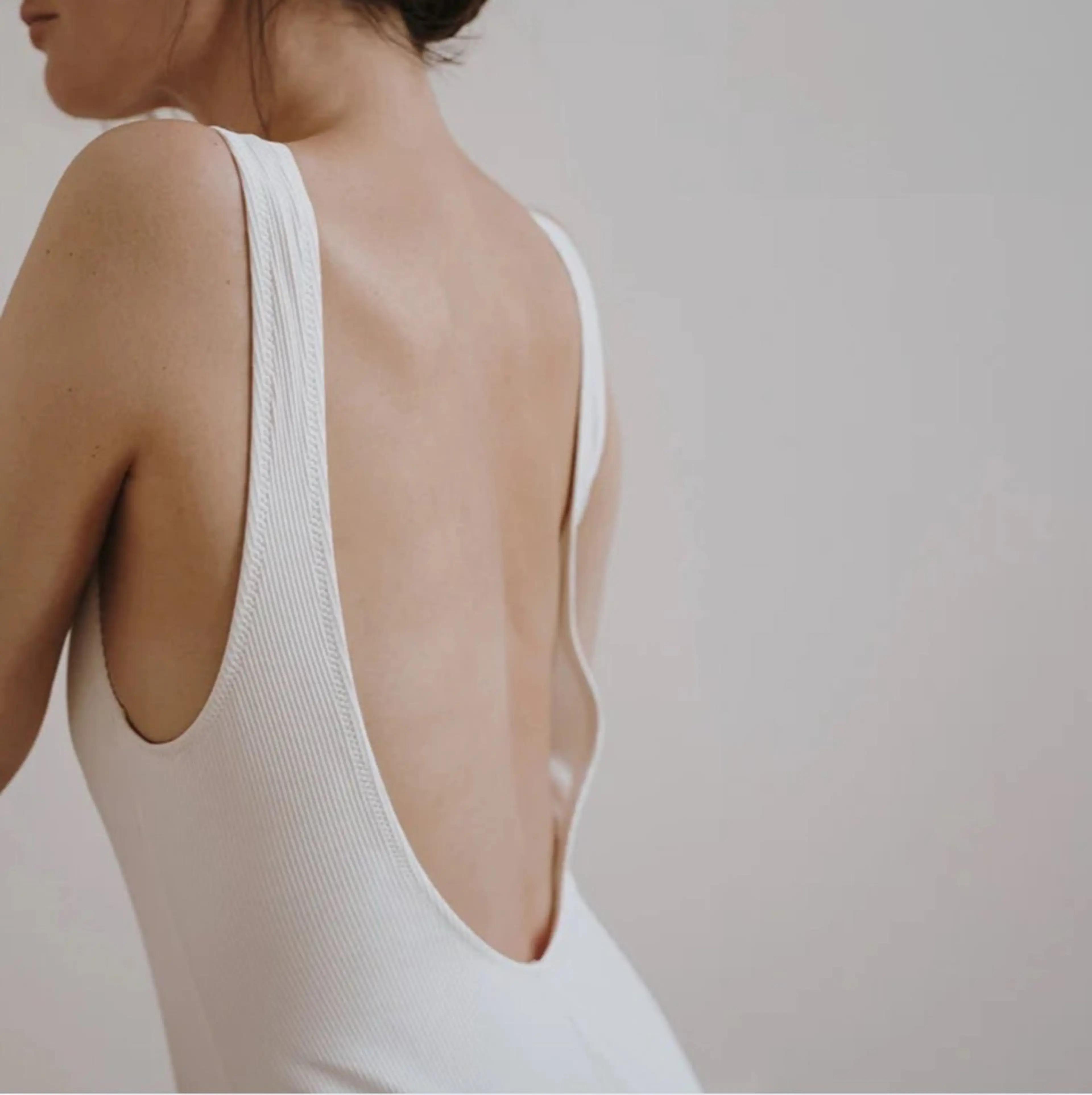 《魅せるうなじ★整う背中》背中＆うなじワックスで上品美人ケアの写真