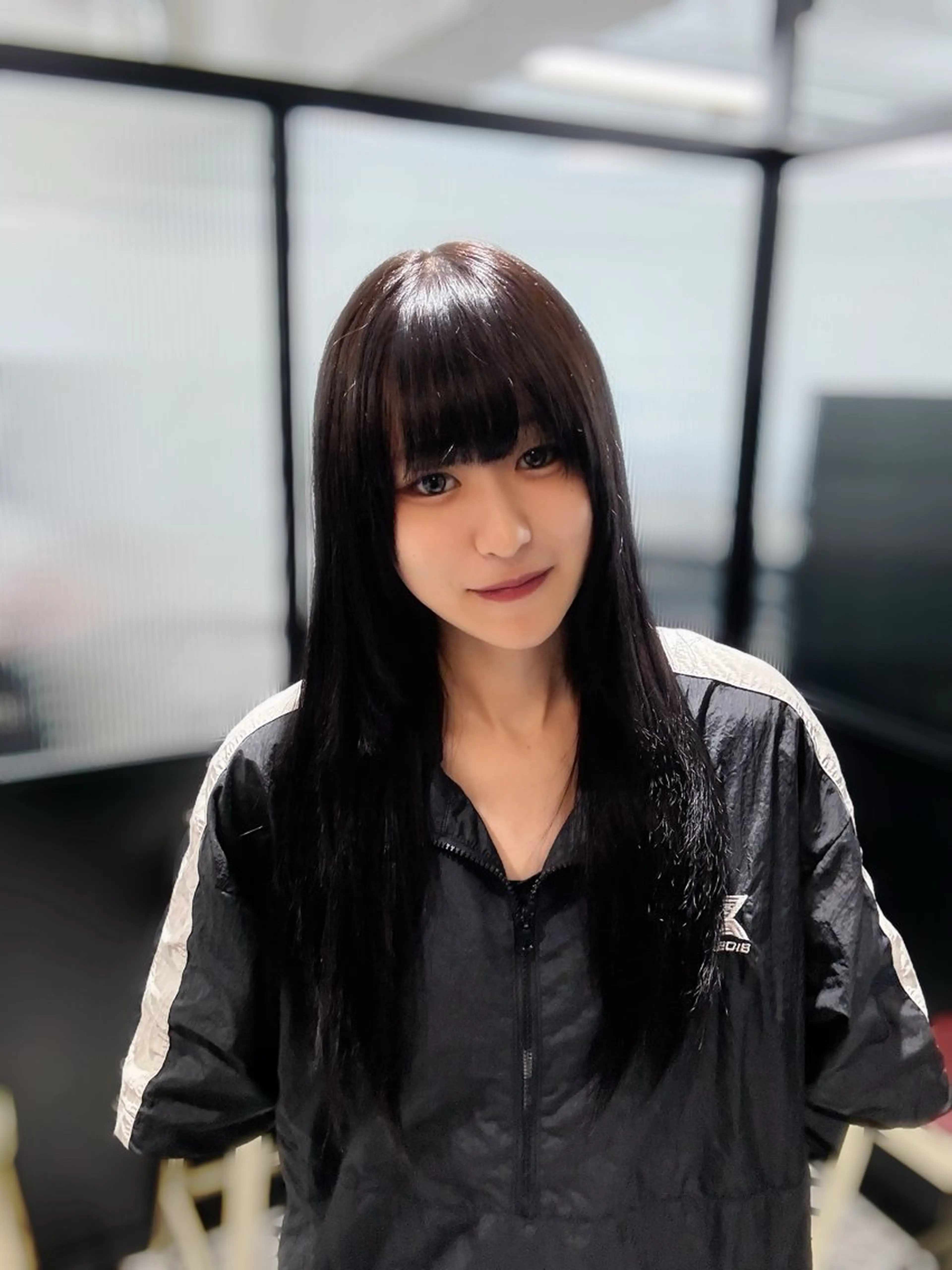 ロング カラー カット ヘアカラー ヘアセット 韓国/トレンド レイヤー【101】のヘアスタイル