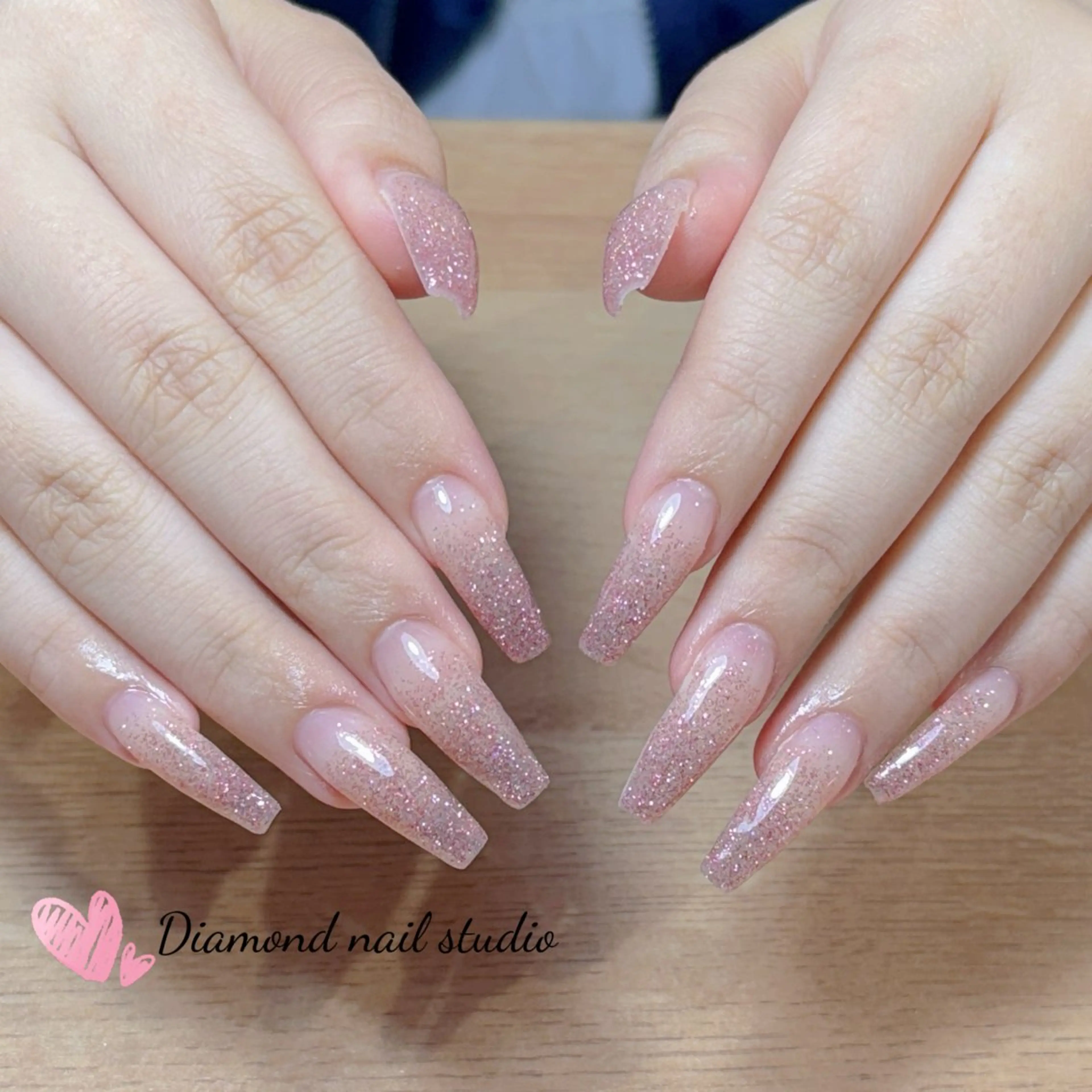 ネイル アートネイル オーロラネイル フラッシュネイル ガーリー キラキラネイル ハンドネイル DIAMOND NAILMANAMIのネイルデザイン