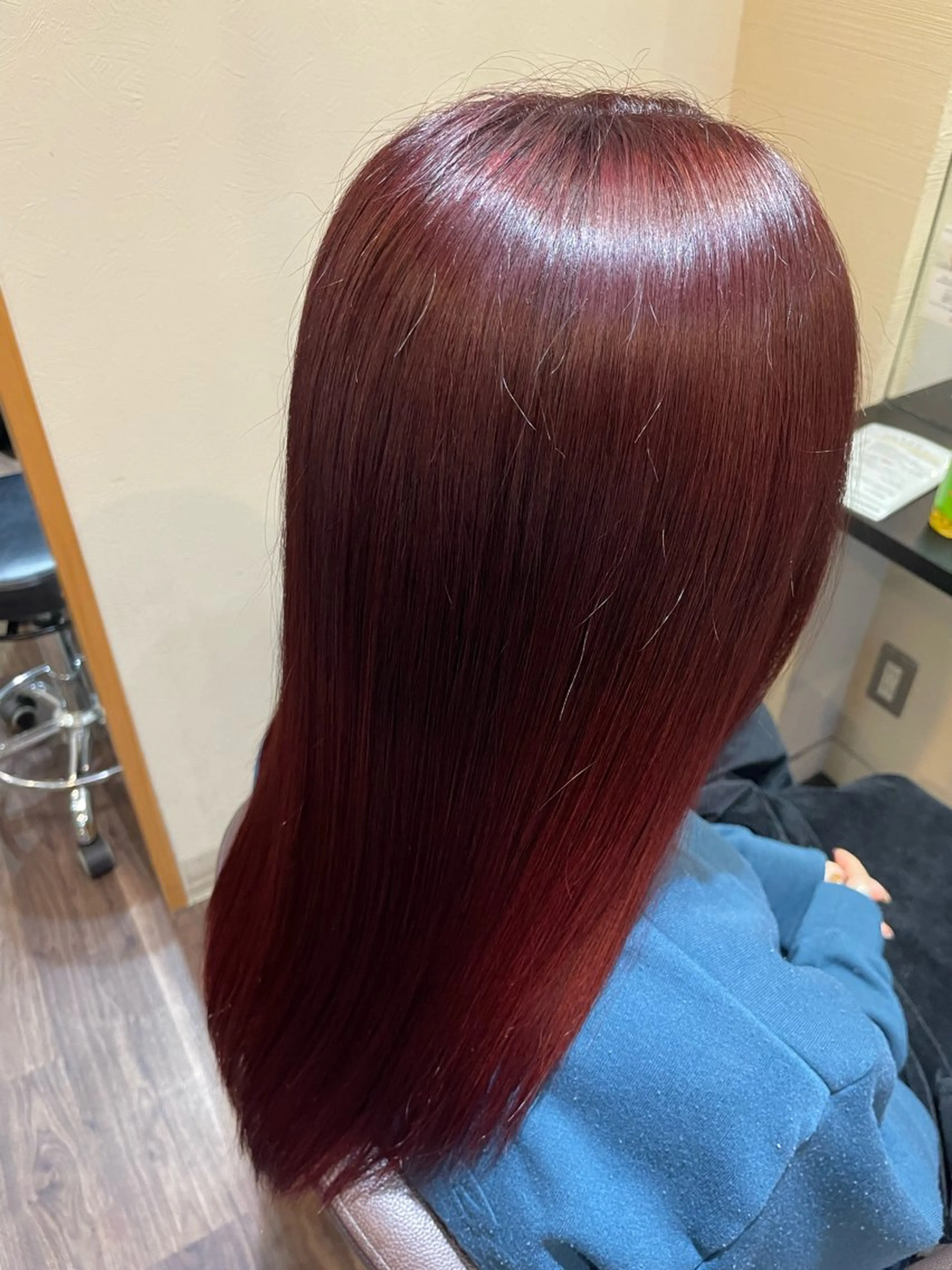 カラー VISE by Art Creative所属・VISE 清水のヘアスタイル